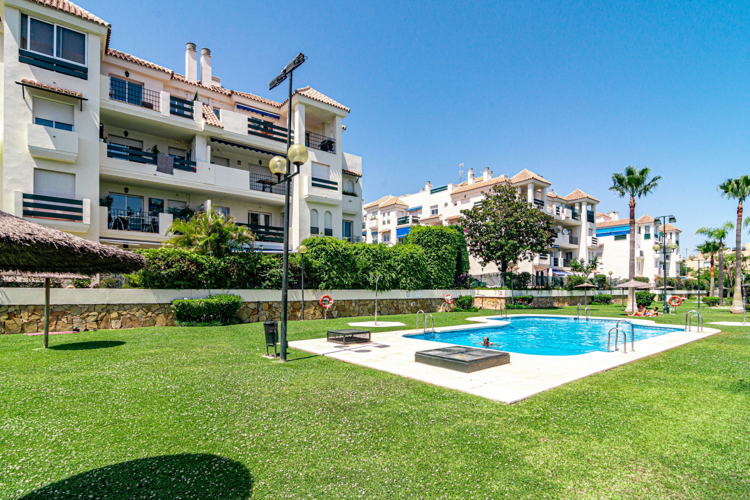 Rent Apartment in Nueva Andalucia LCR1- Lovely ground floor apartment, Puerto Banus  picture-10