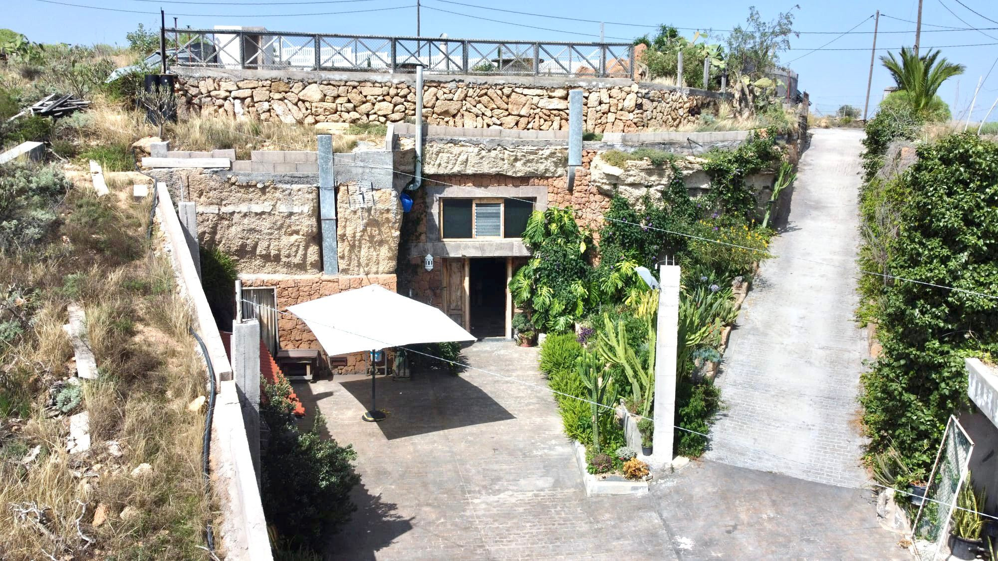 Rent Rural House in Arico Casa Cueva con barbacoa y vista picture-0