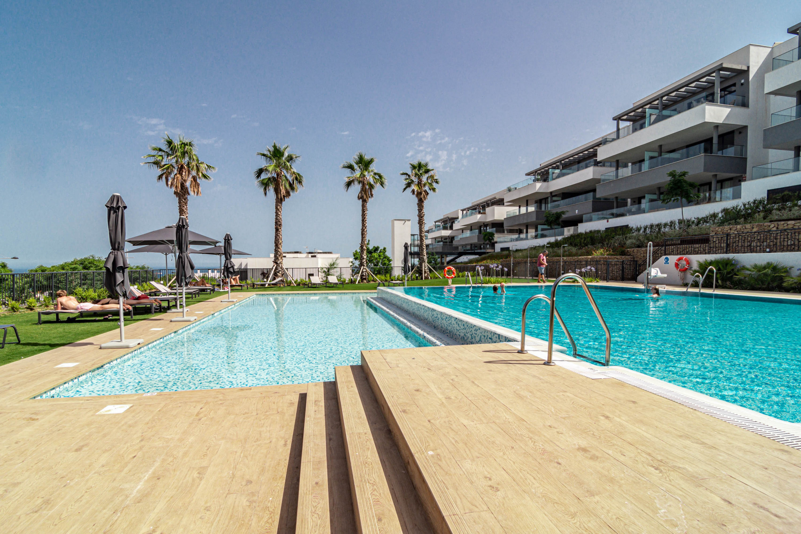 Rent Apartment in Estepona LME101A- Lovley Apartment with stunning views picture-2