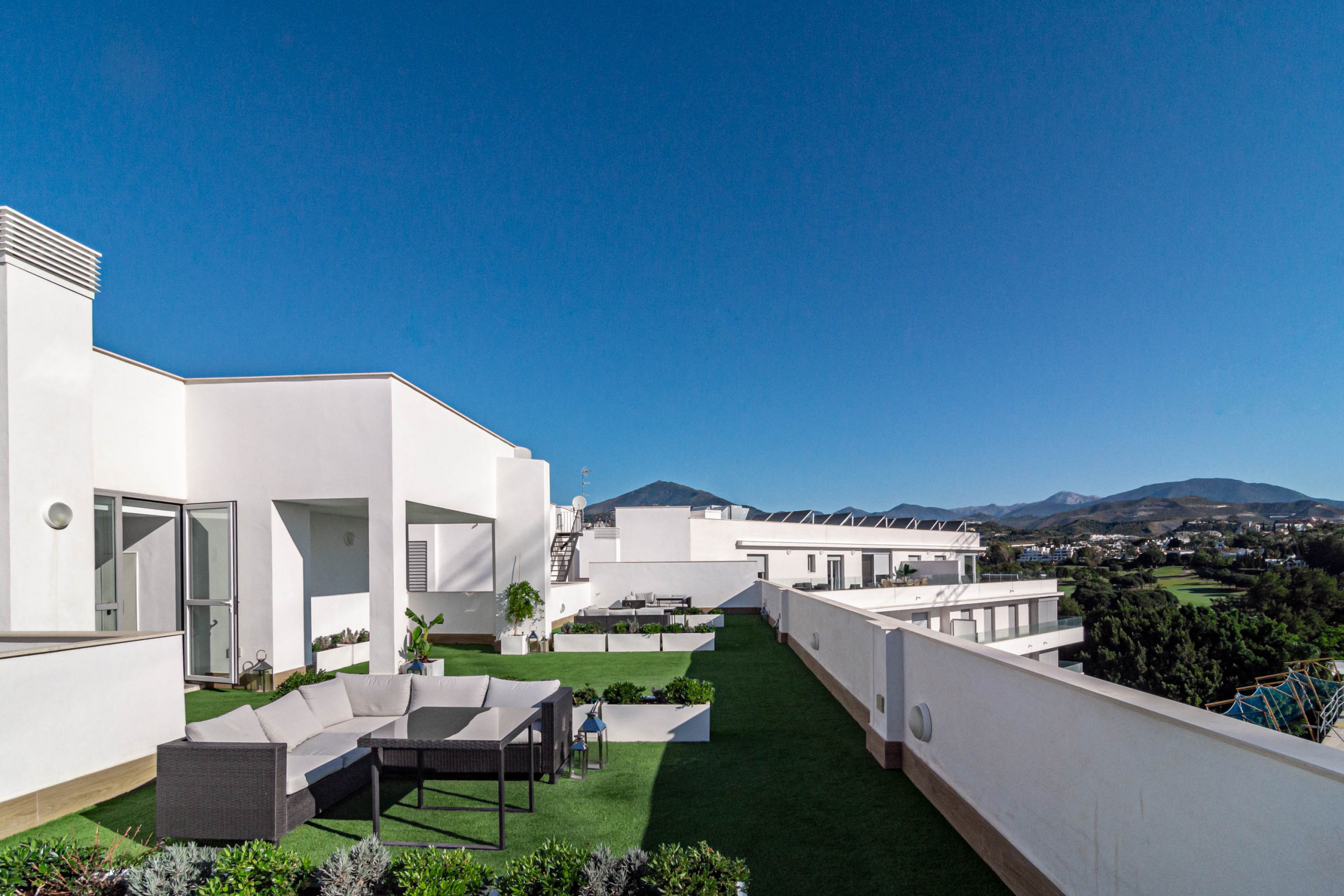 Rent Apartment in Nueva Andalucia JG5.4A- Modern apartment with nice views picture-4