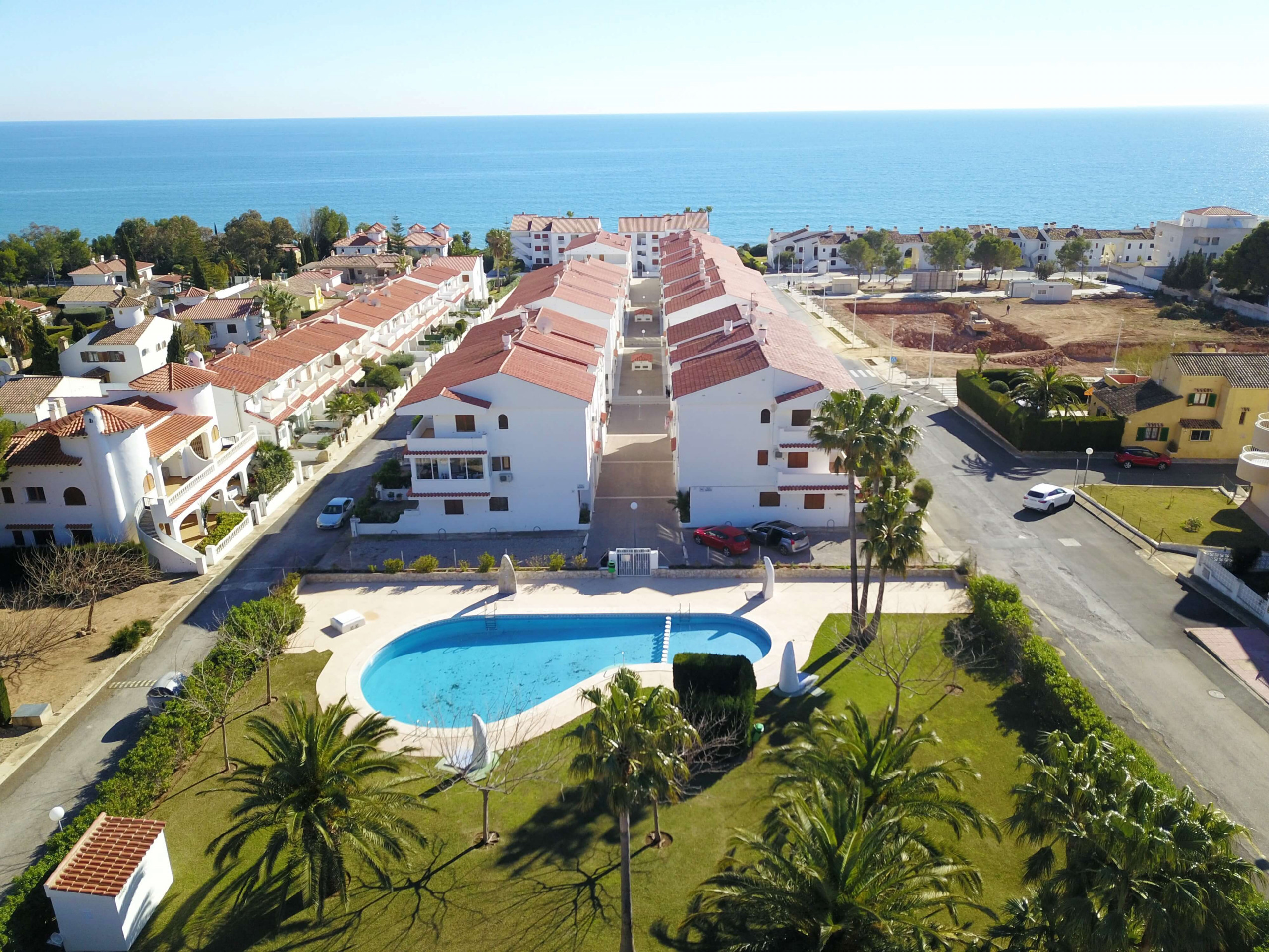 Rent Apartment in  Apartamento con piscina HIBISCUS Las Fuentes picture-0