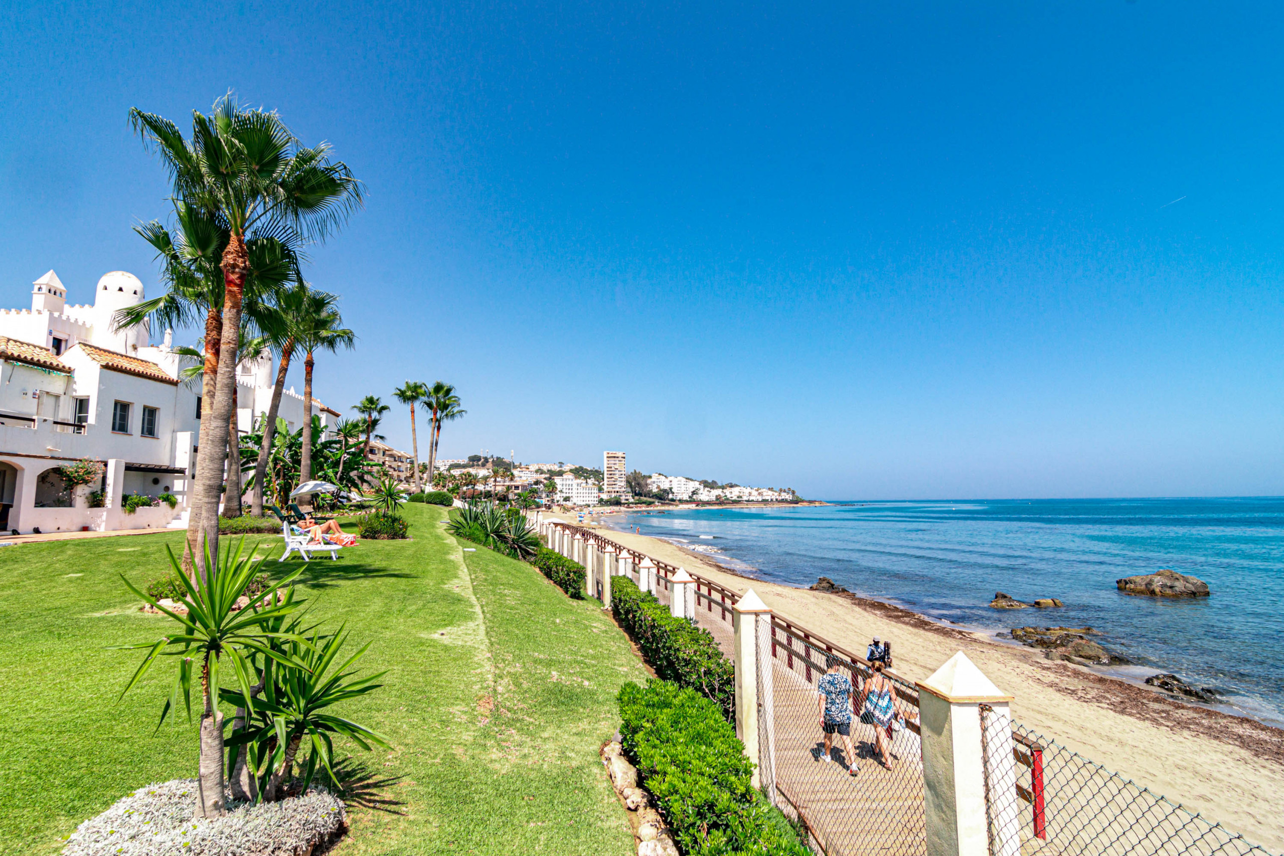 Alquilar Apartamento en Mijas Costa PL- Front line beach apartment in Calahonda imagen-4