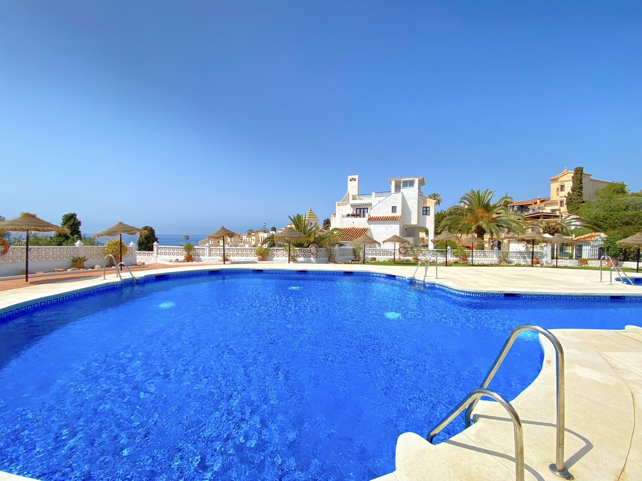 Rent Apartment in Nerja Capistrano Playa 715 Casasol picture-1