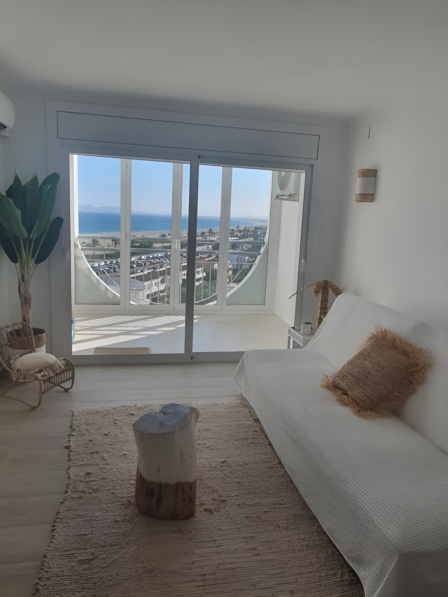 Rent Apartment in Empuriabrava Apartamento WELCS - 101 con vistas al Mar picture-3