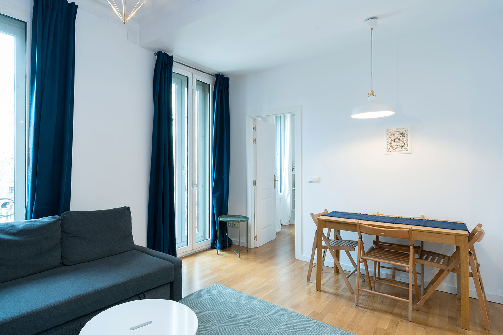 Rent Apartment in Barcelona Bright and cozy flat in the heart of the city picture-4