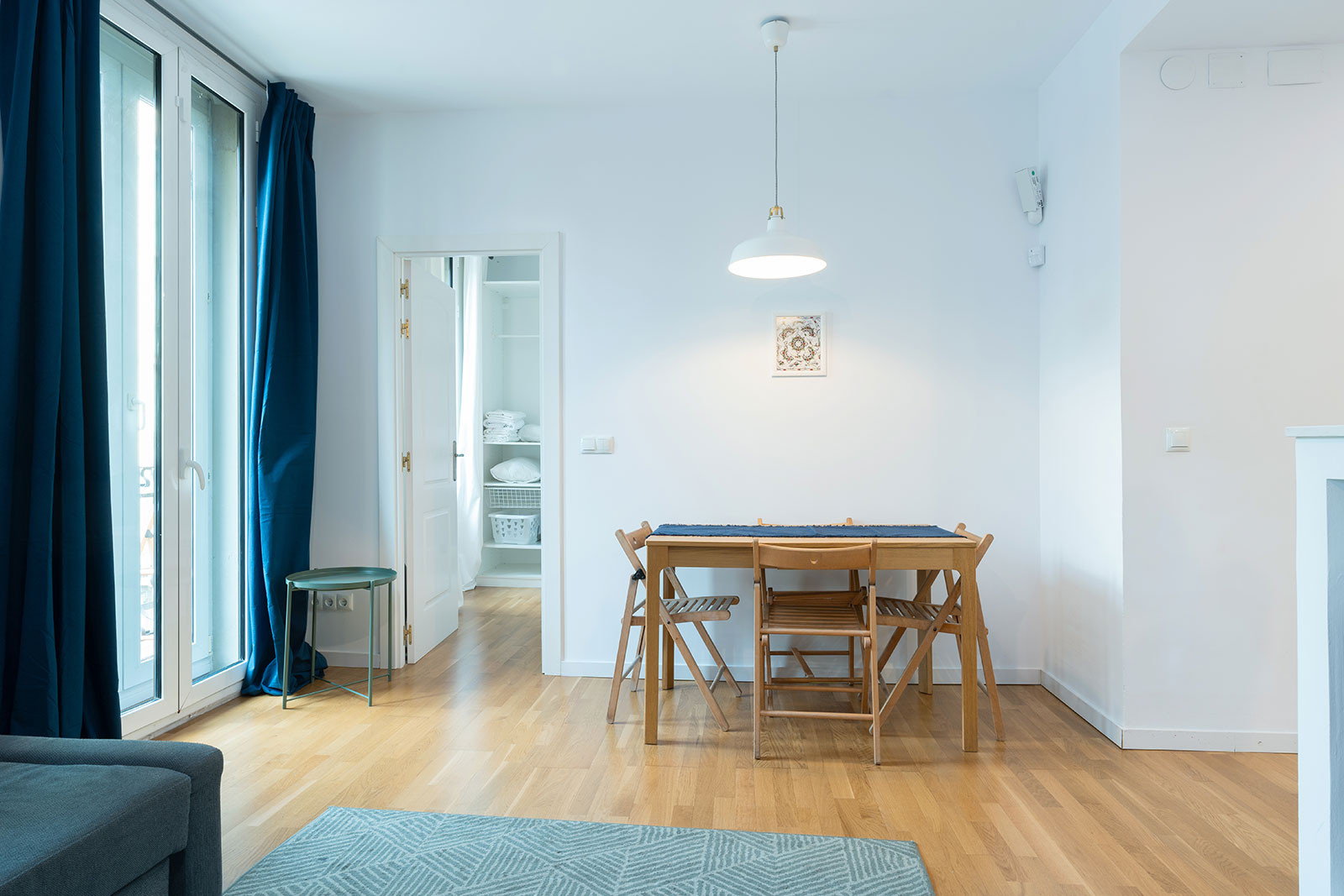 Rent Apartment in Barcelona Bright and cozy flat in the heart of the city picture-3