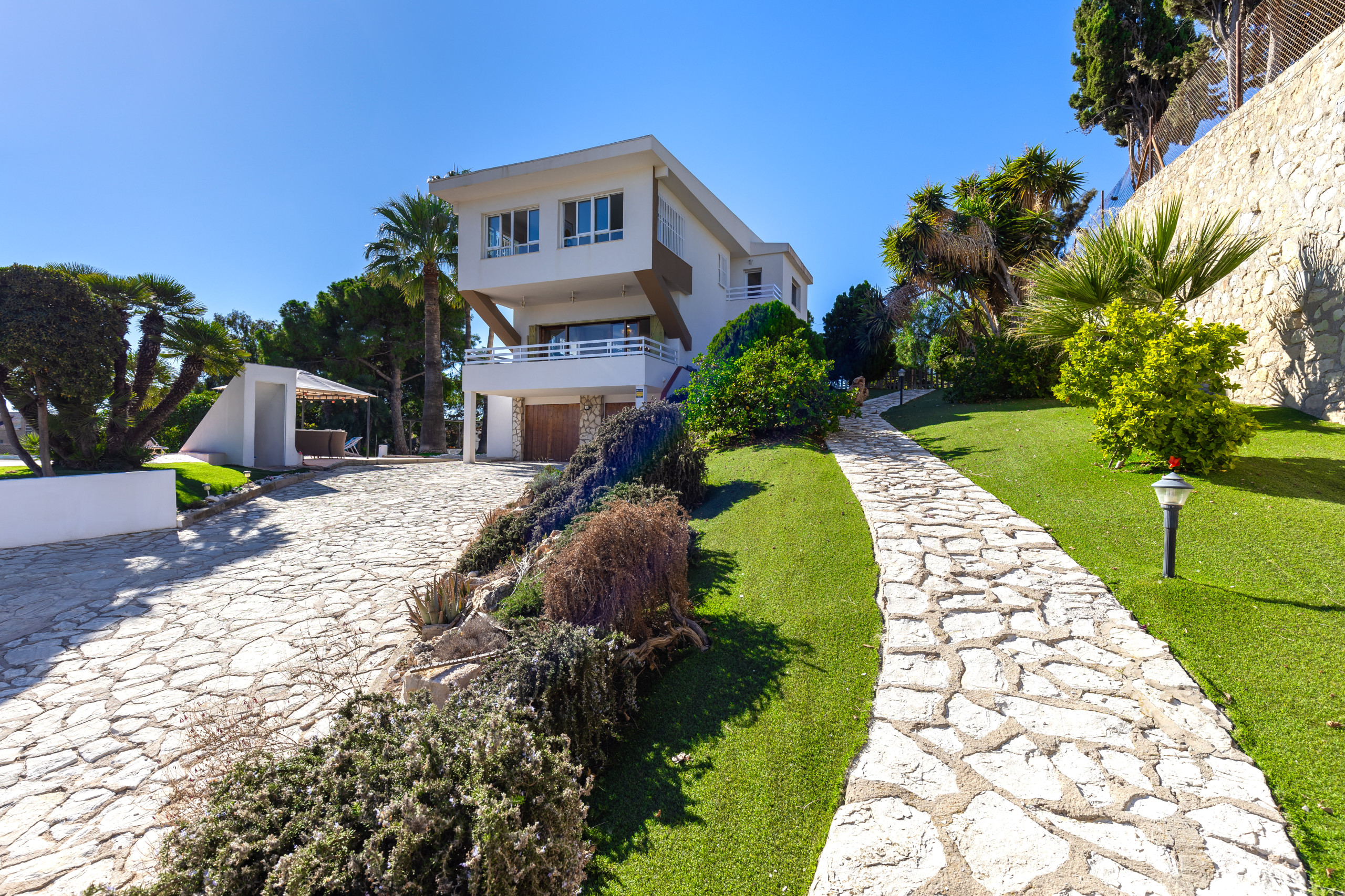 Rent Villa in Alicante Urban Elegance by Fidalsa picture-3