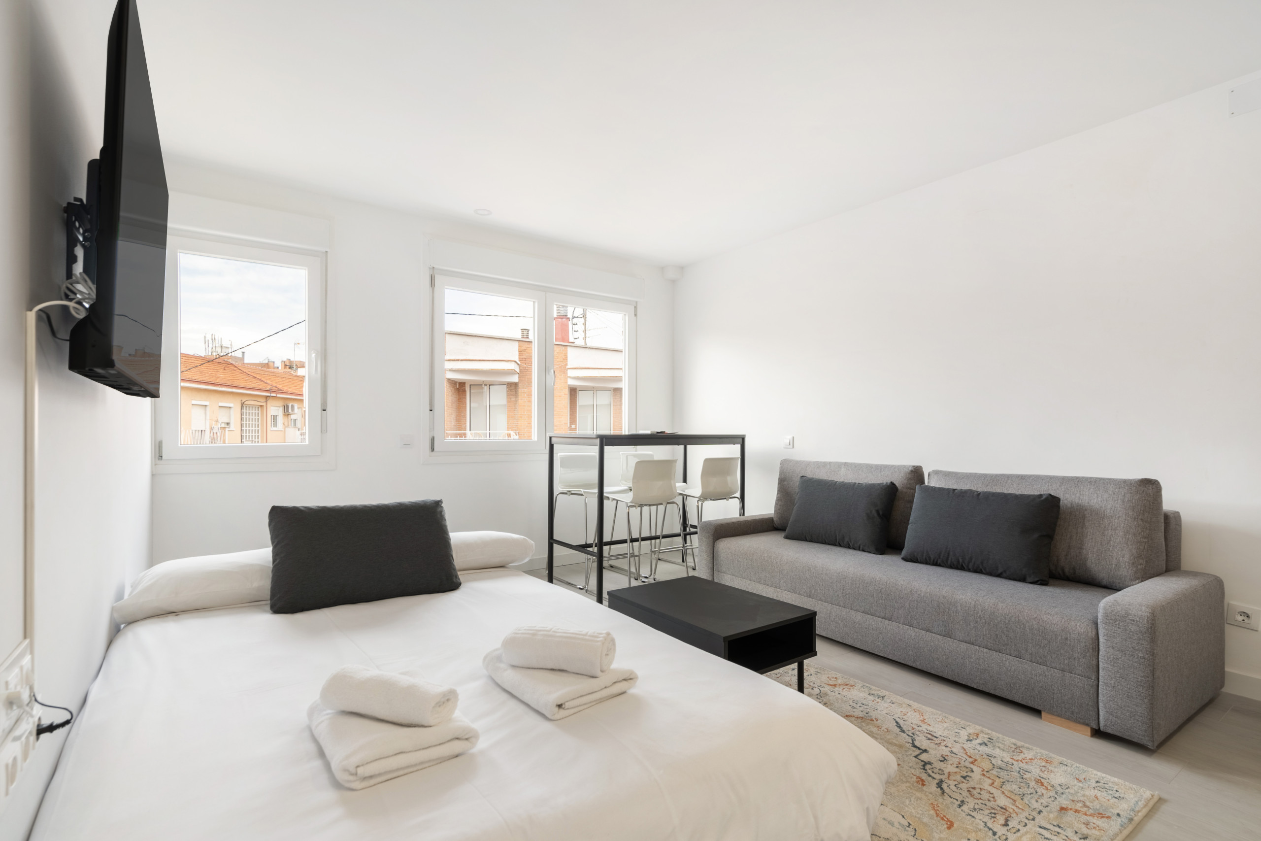 Rent Apartment in Madrid CAMINO LEGANES 1C picture-0