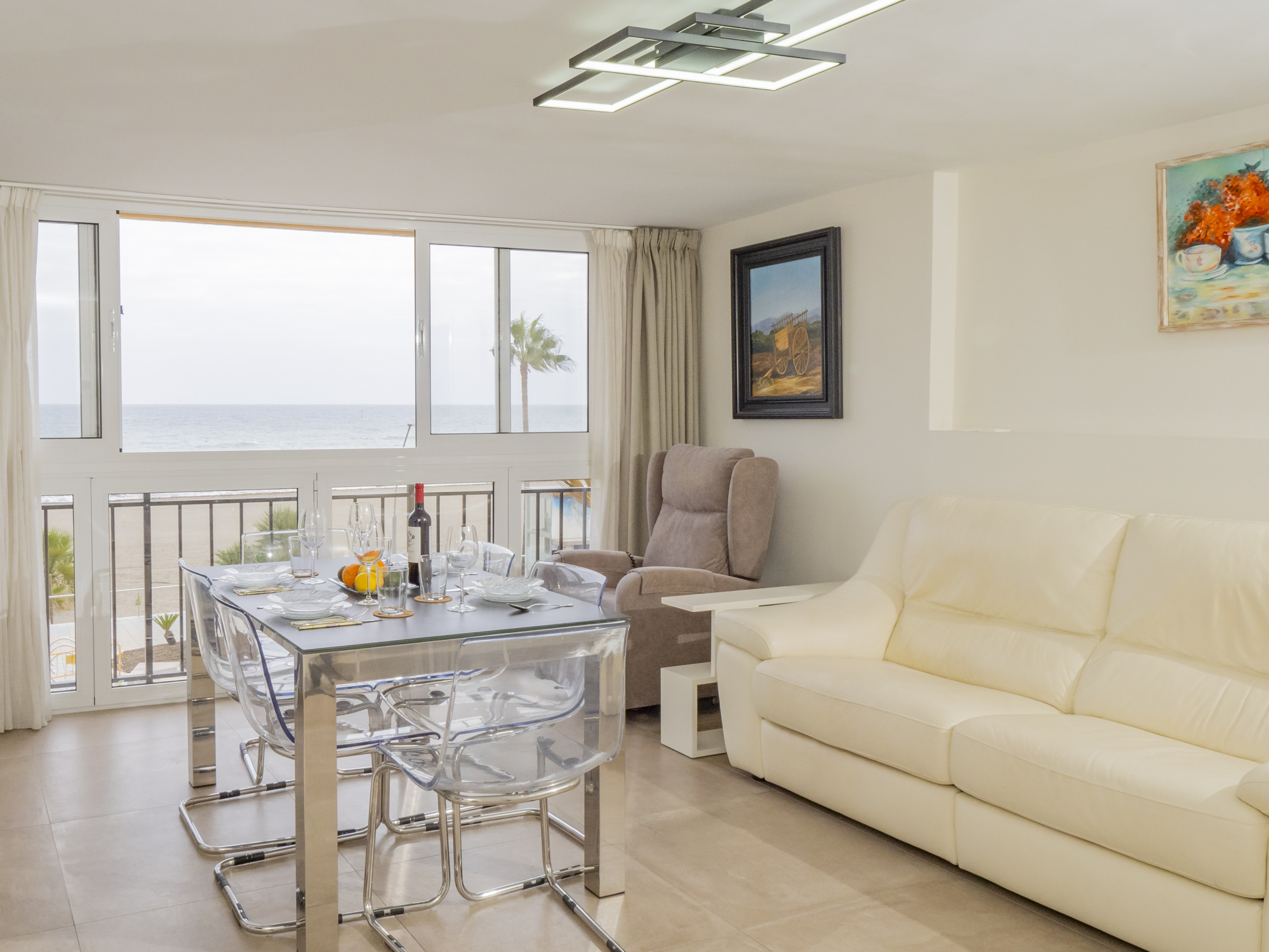 Rent Apartment in Estepona Cubo's Estepona Oceanview Apartment & Free Parking picture-1