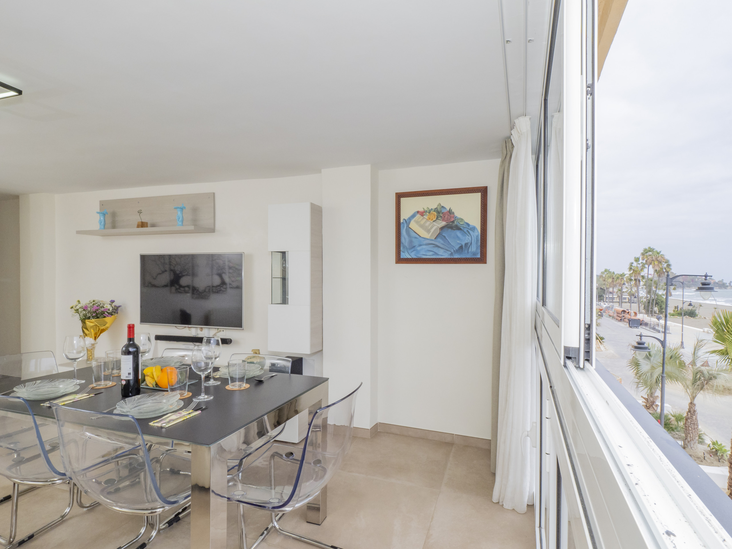 Rent Apartment in Estepona Cubo's Estepona Oceanview Apartment & Free Parking picture-2