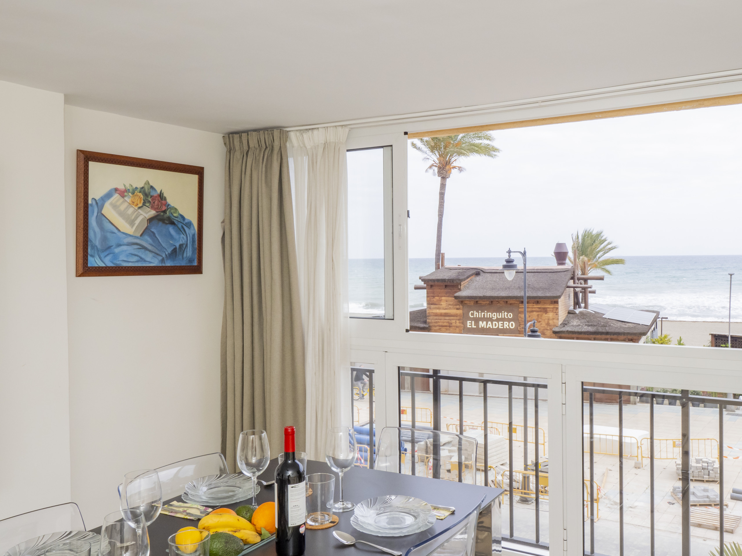 Rent Apartment in Estepona Cubo's Estepona Oceanview Apartment & Free Parking picture-4