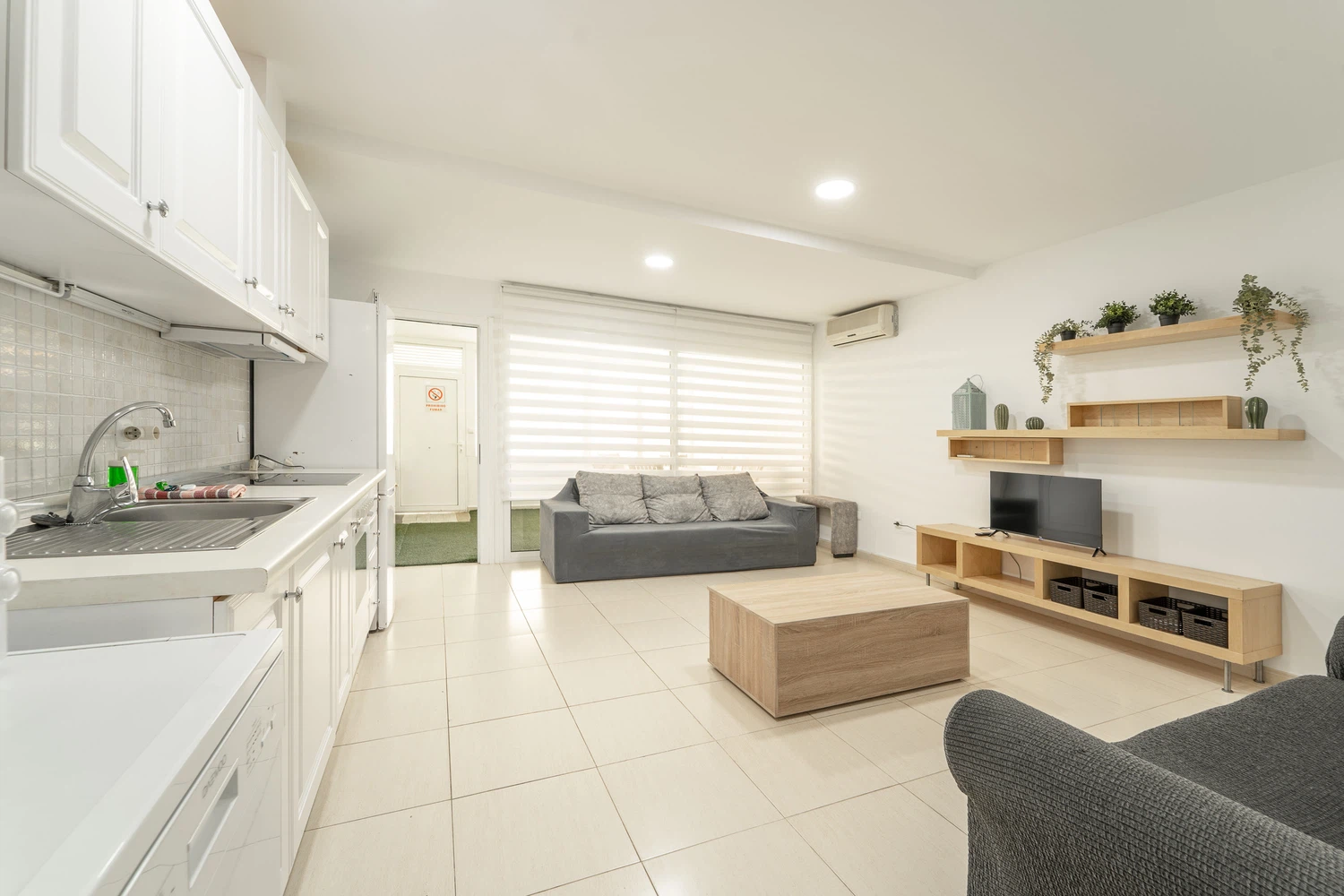 Alquilar Apartamento en  Apartamento WELCS/EMP-133 con piscina comunitaria imagen-1