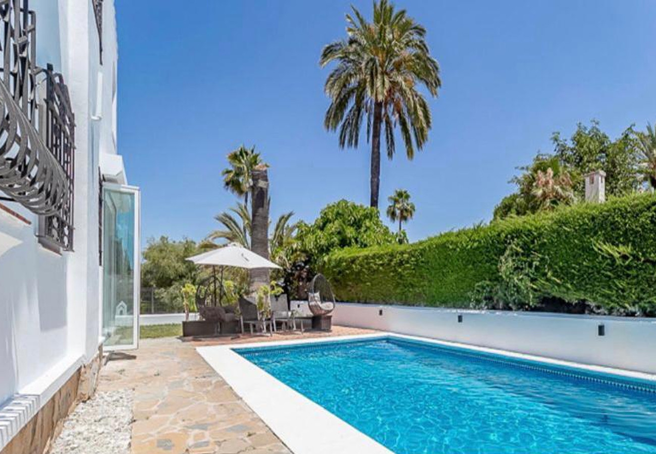 Rent Villa in Marbella GRR - spacious villa with private pool picture-14