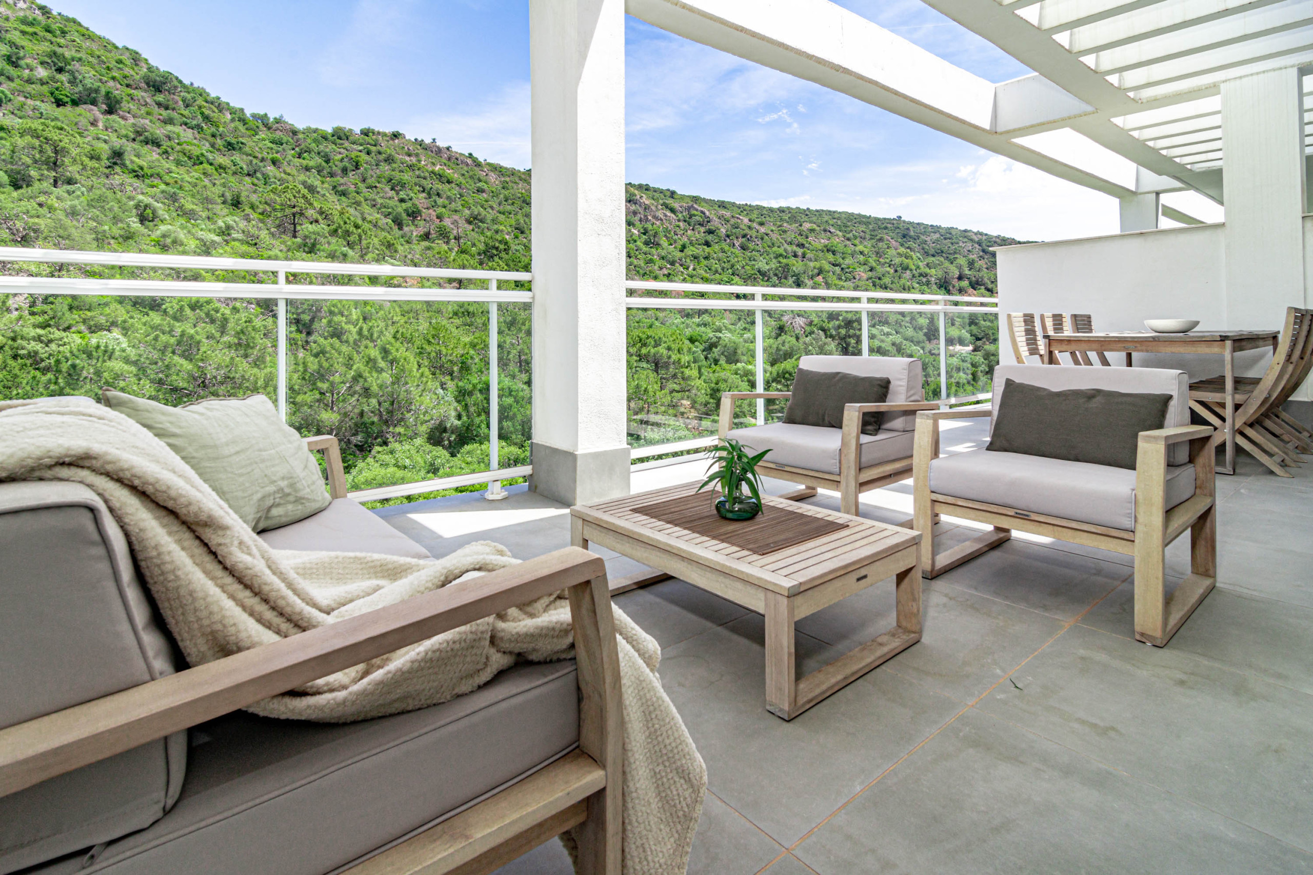 Alquilar Apartamento en Benahavis RI.B3- Spacious holiday home in Benahavis imagen-0