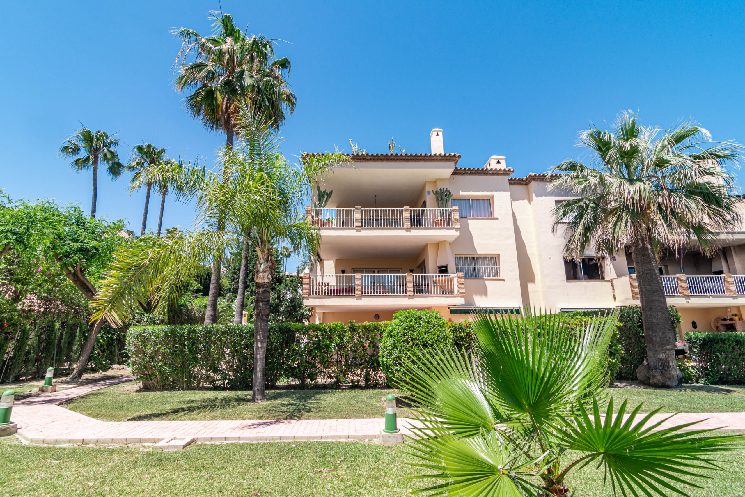 Rent Apartment in Nueva Andalucia LBP3- comfortable holiday home, golf valley picture-34