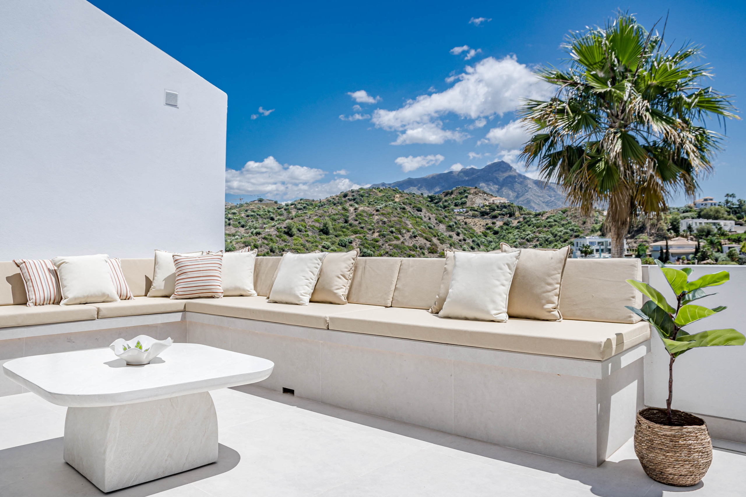 Rent Apartment in Benahavis LAQ7.5 - Beautiful apartment with stunning view picture-49