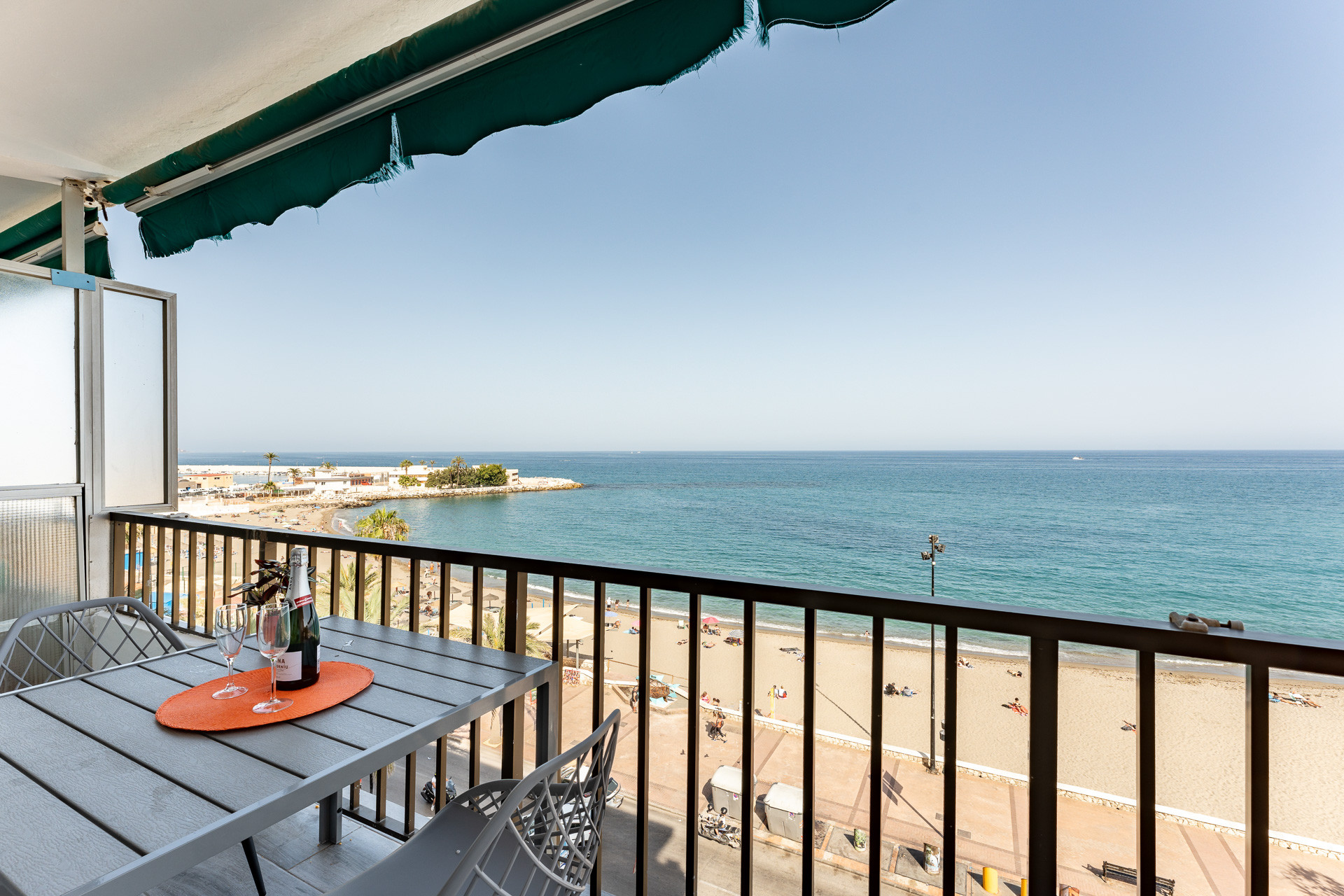 Rent Apartment in Fuengirola MalagaSuite Golden Views Fuengirola picture-2