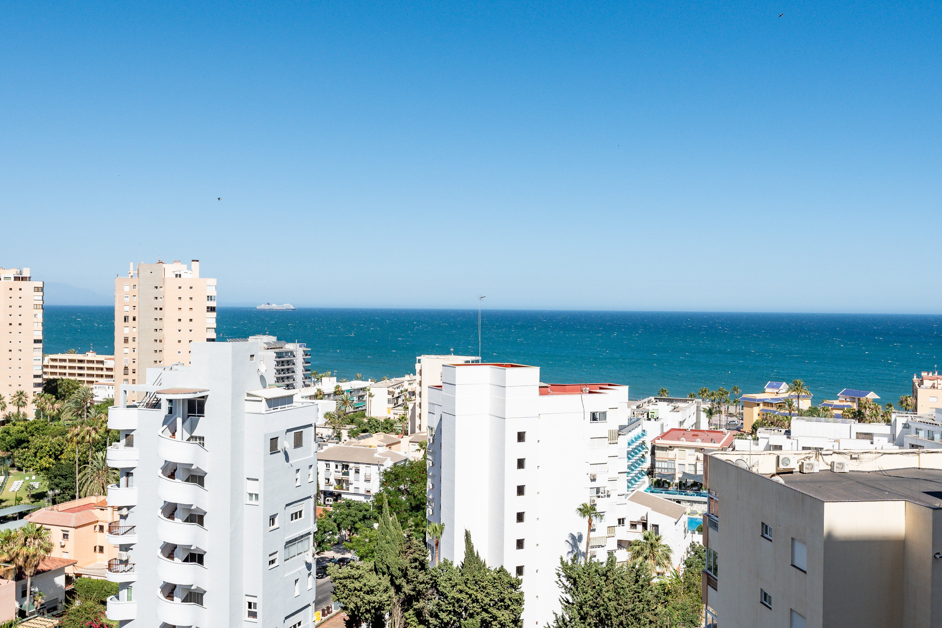 Rent Apartment in Torremolinos MalagaSuite Seaview Babilonia picture-9