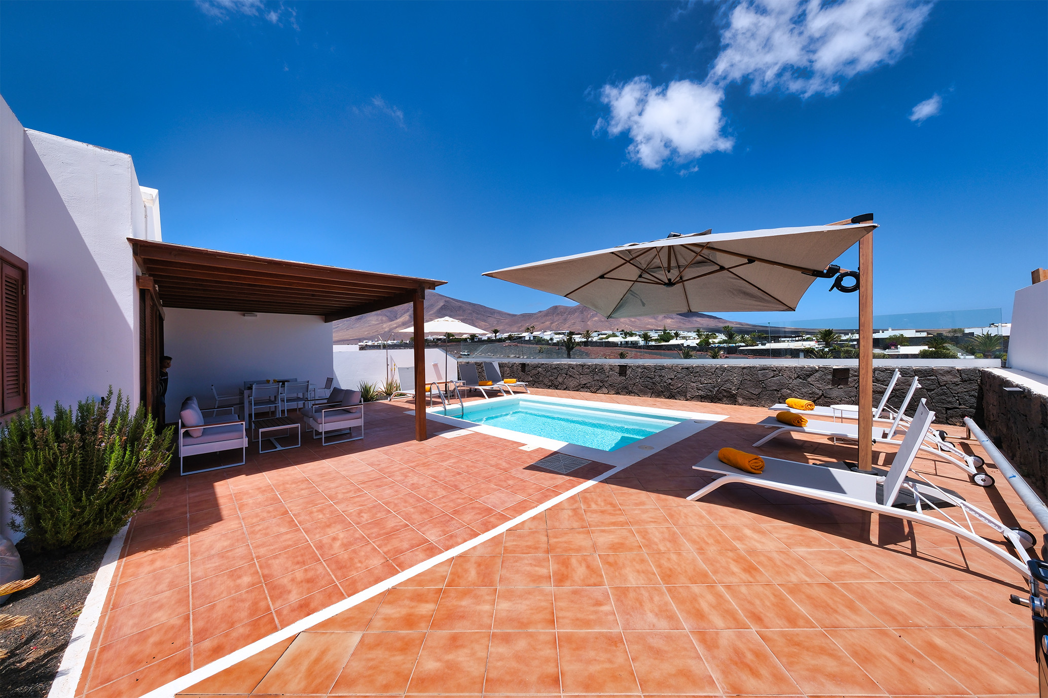 Rent House in Playa Blanca Lanzarote1 picture-4