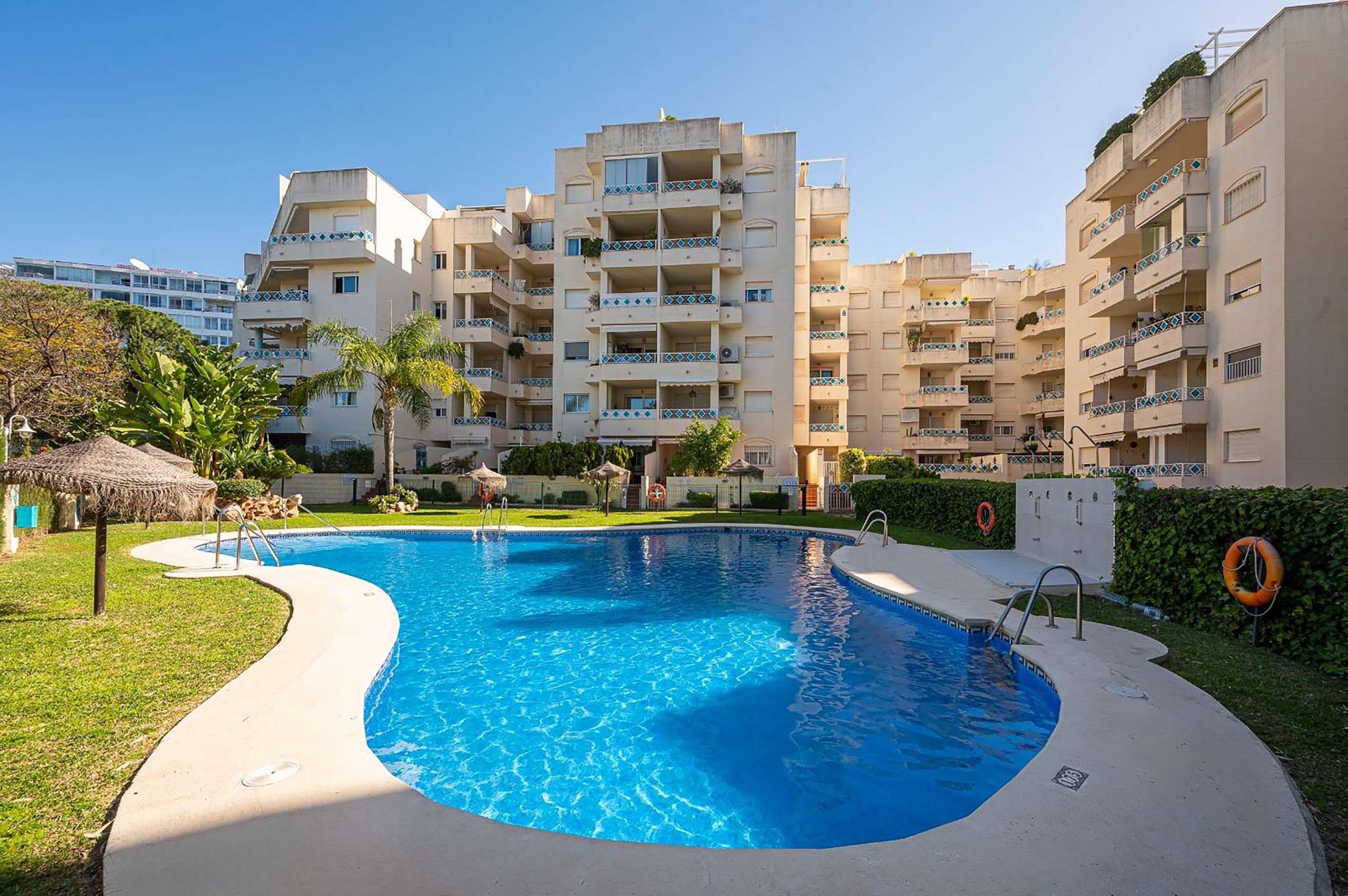 Rent Apartment in Marbella Cubo's Apartamento Bono Beach Marbella picture-0