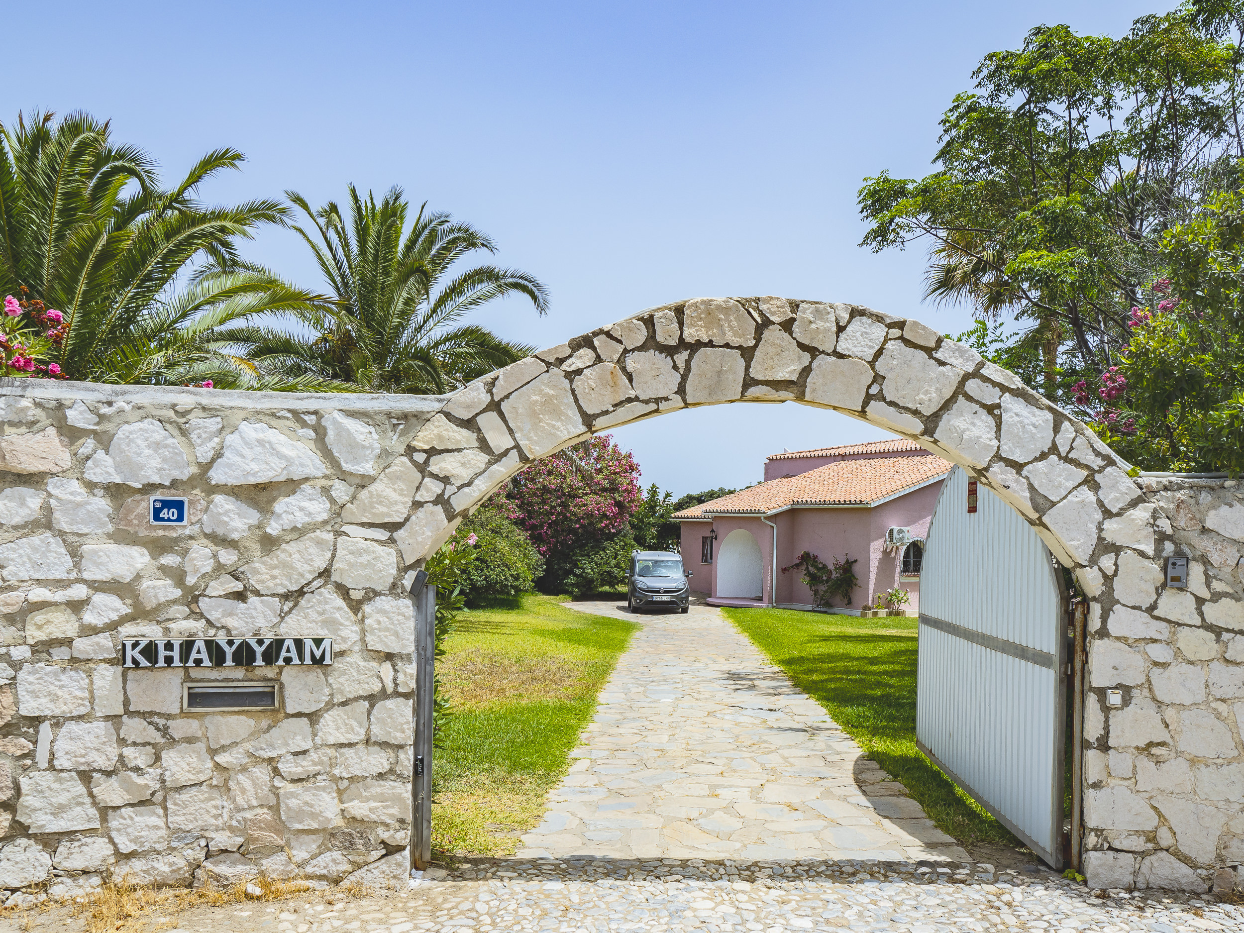 Alquilar Villa en Mijas Costa Cubo's Beachfront Villa Khayyam imagen-10