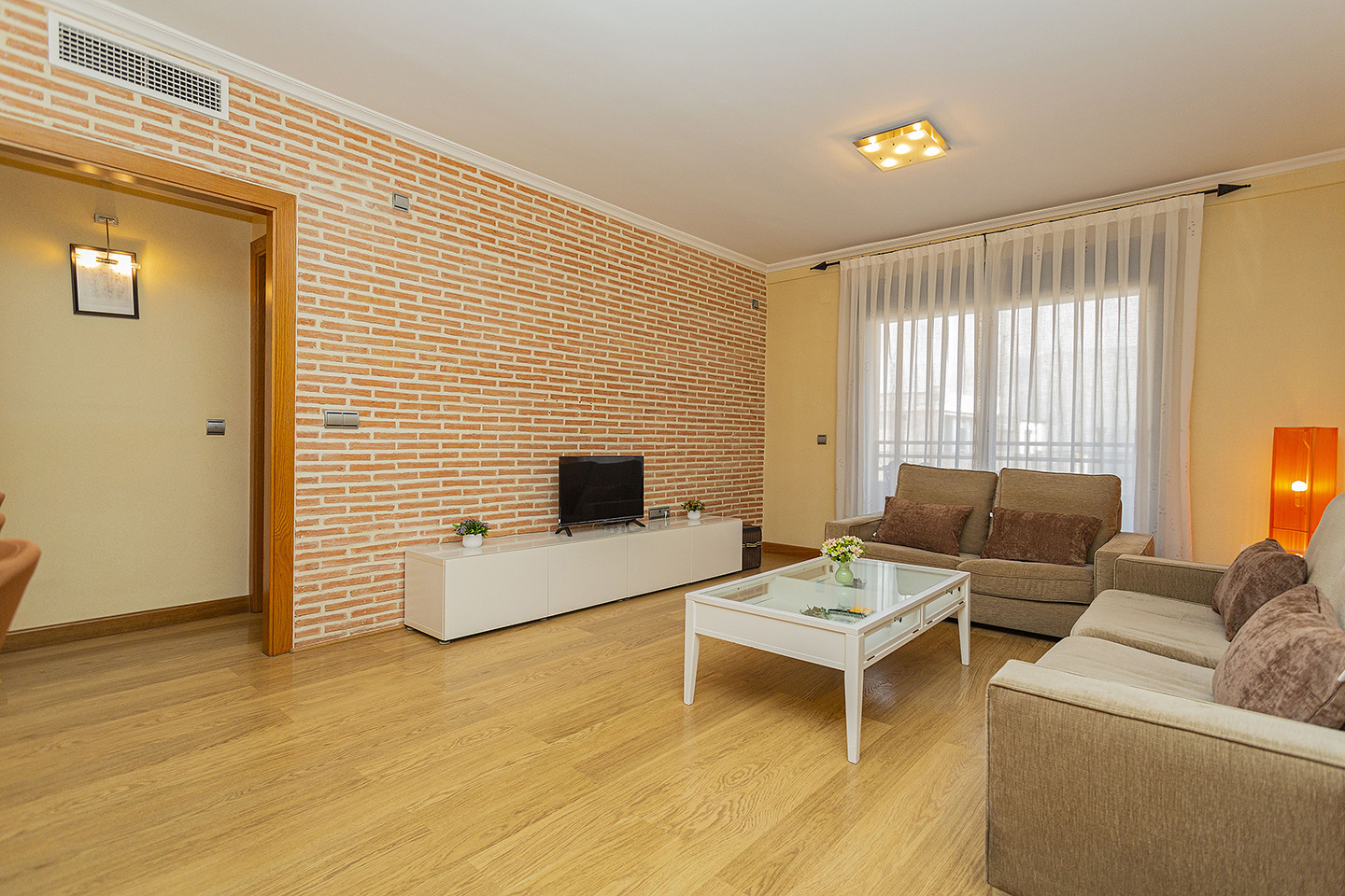 Alquilar Apartamento en Torrevieja 065 City Heart Retreat Alicante-Holiday imagen-0