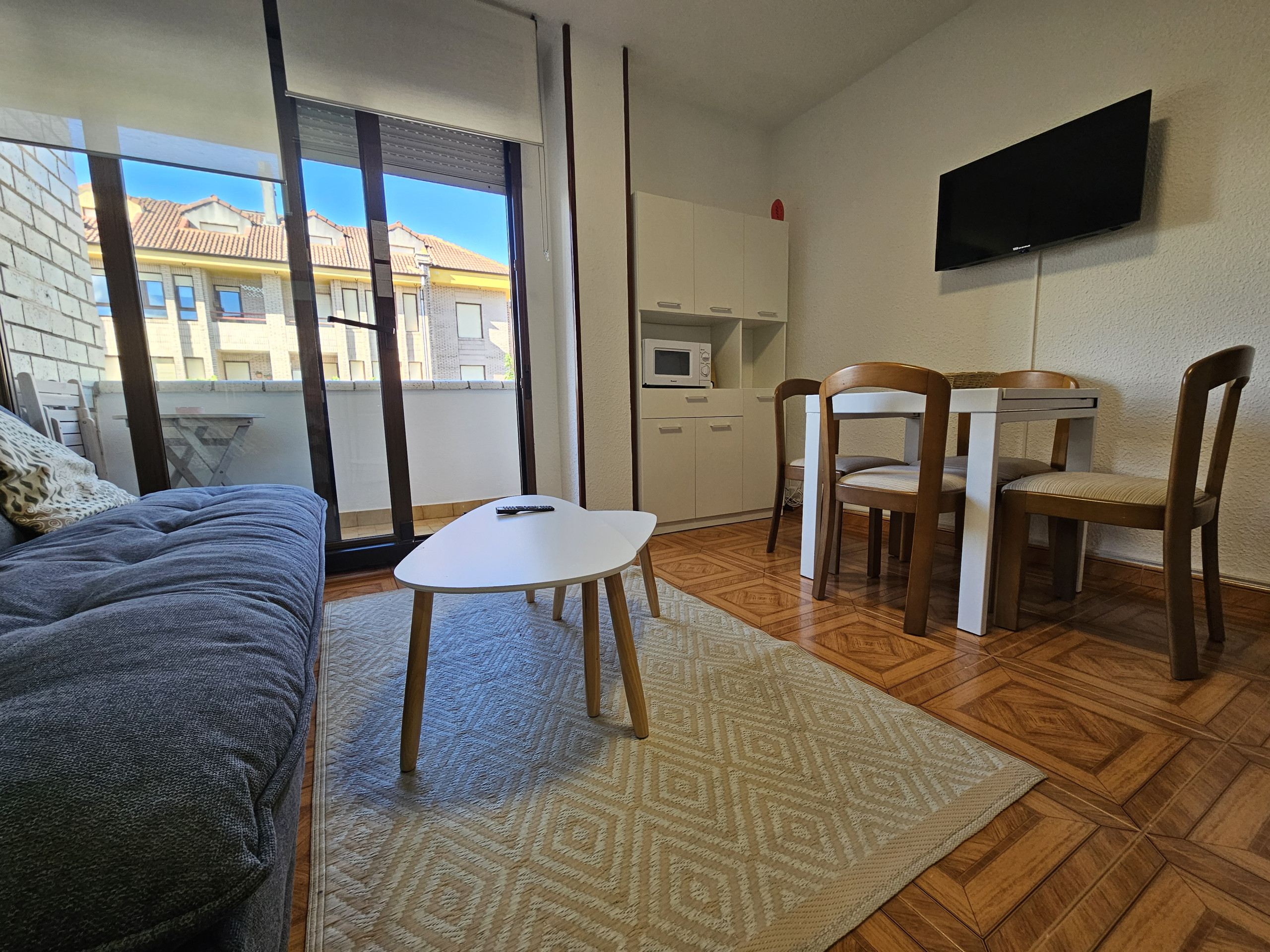 Rent Apartment in Somo C09A02 Apto Playa y Garaje picture-0