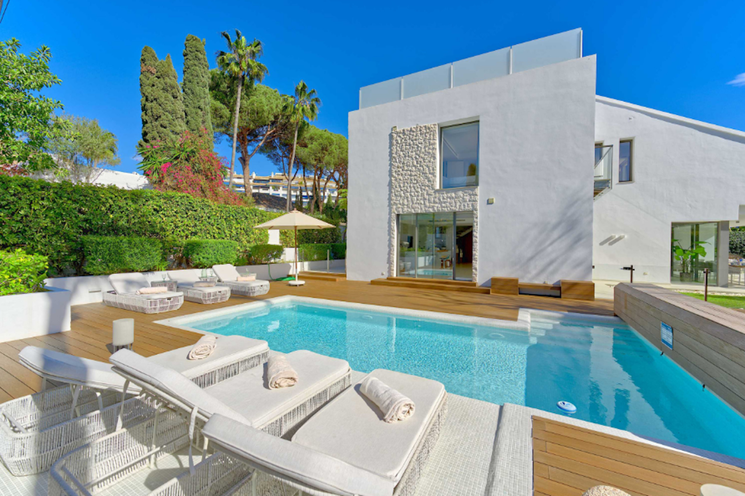 Rent Villa in Marbella 2244 - MODERN VILLA PUERTO BANUS picture-1