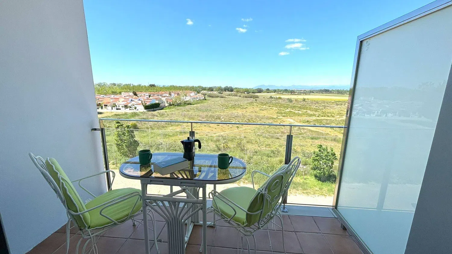 Alquilar Apartamento en Empuriabrava PUI-Apartamento con parking y piscina imagen-1