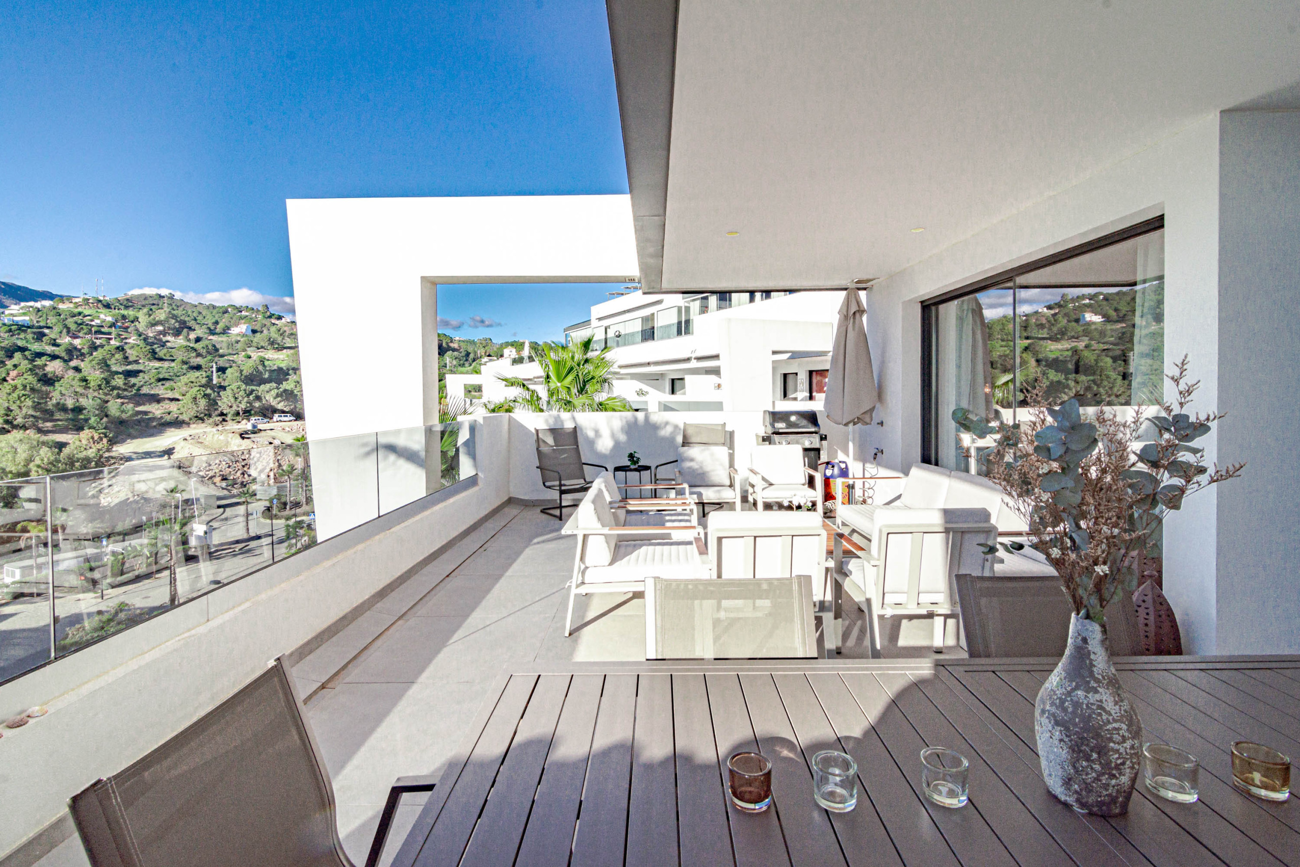 Rent Apartment in Estepona LAE11.2D - Large terrace with stunning views picture-26