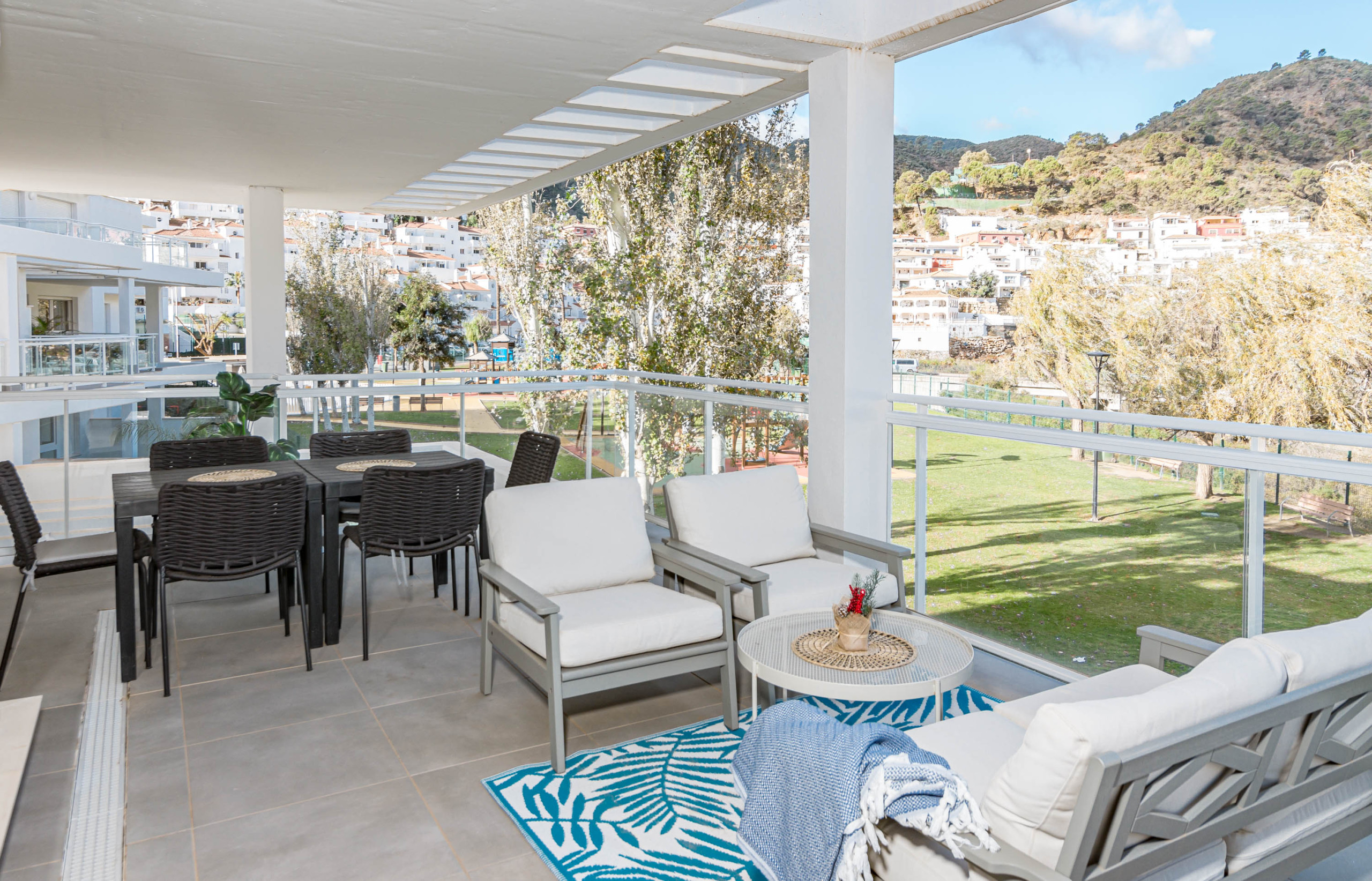 Alquilar Apartamento en Benahavis RI.B2E- Light apartment with large terrace imagen-0