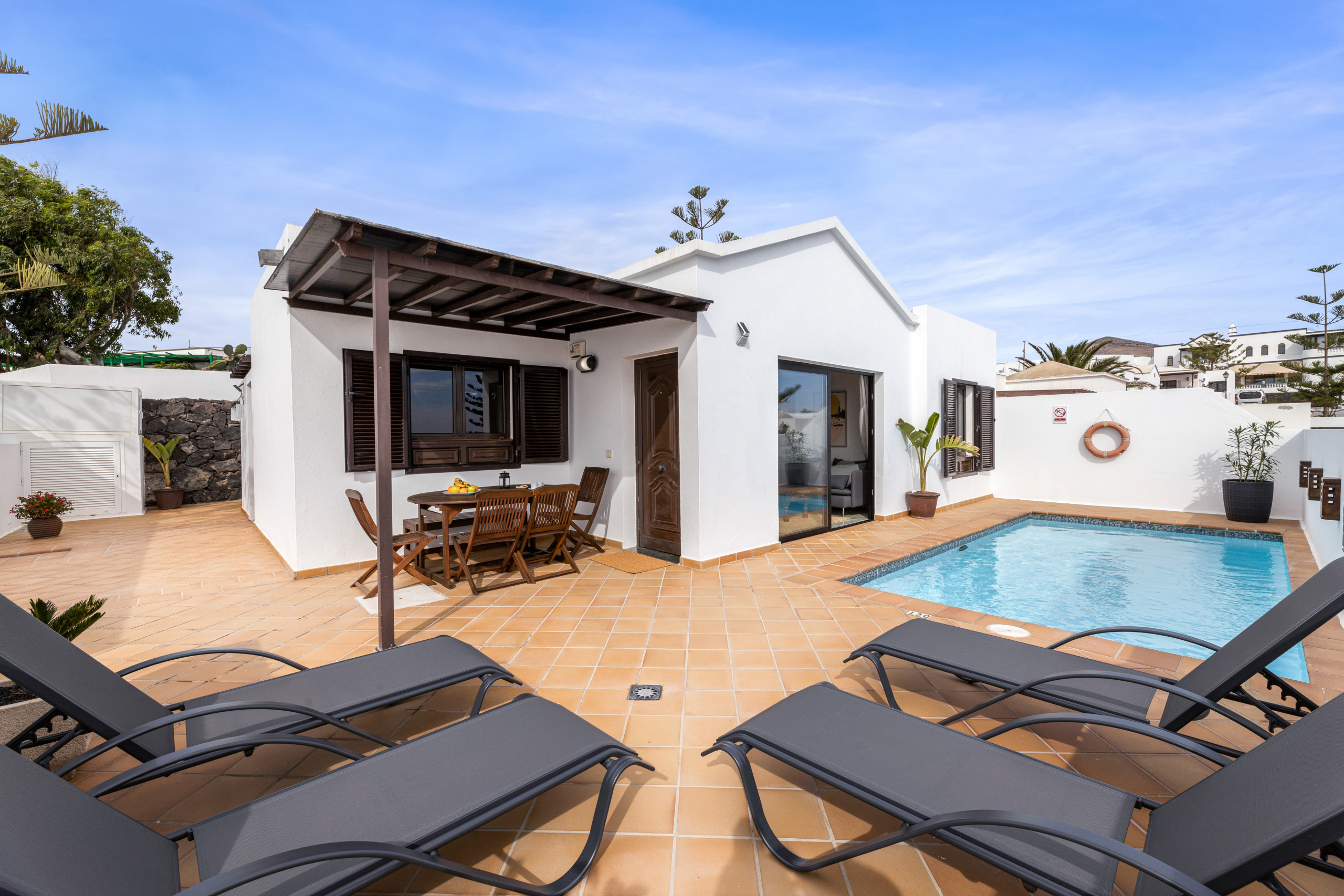 Villa in Tías buchen Villa 3 - VipVipVillas Bild-1