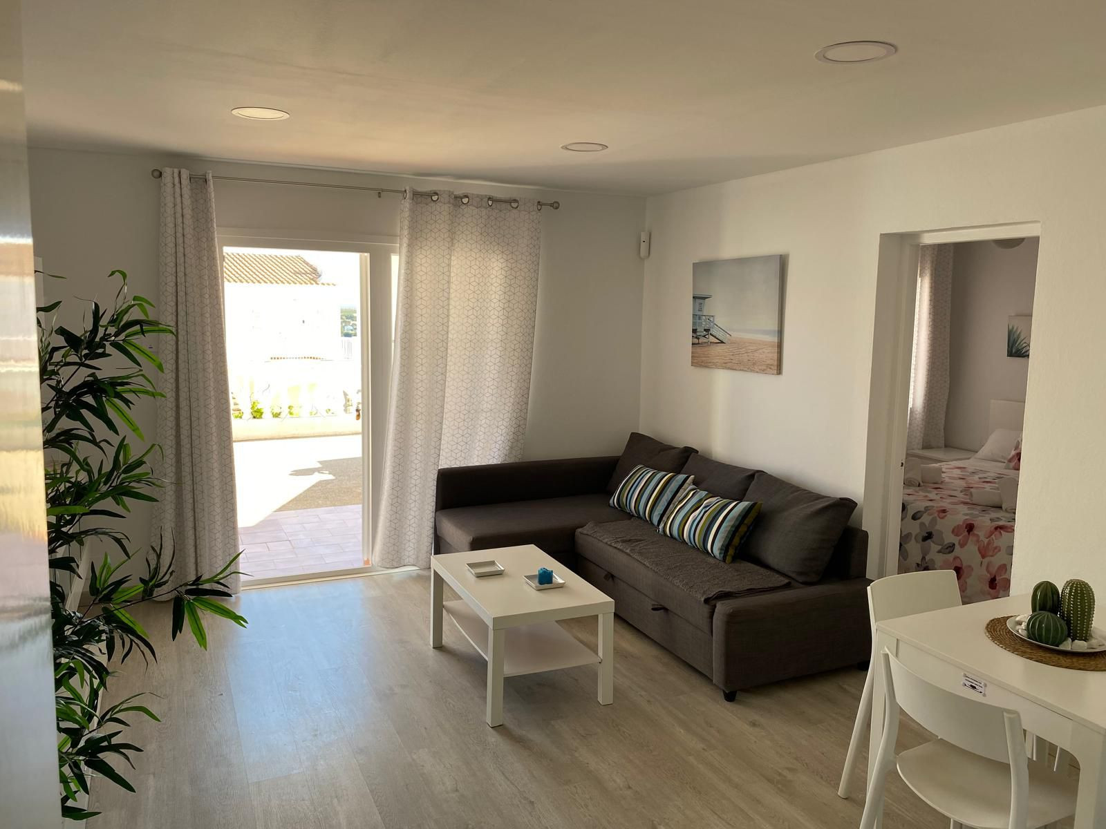 Rent Apartment in  Apartamento CASTELLSOL 315 picture-2