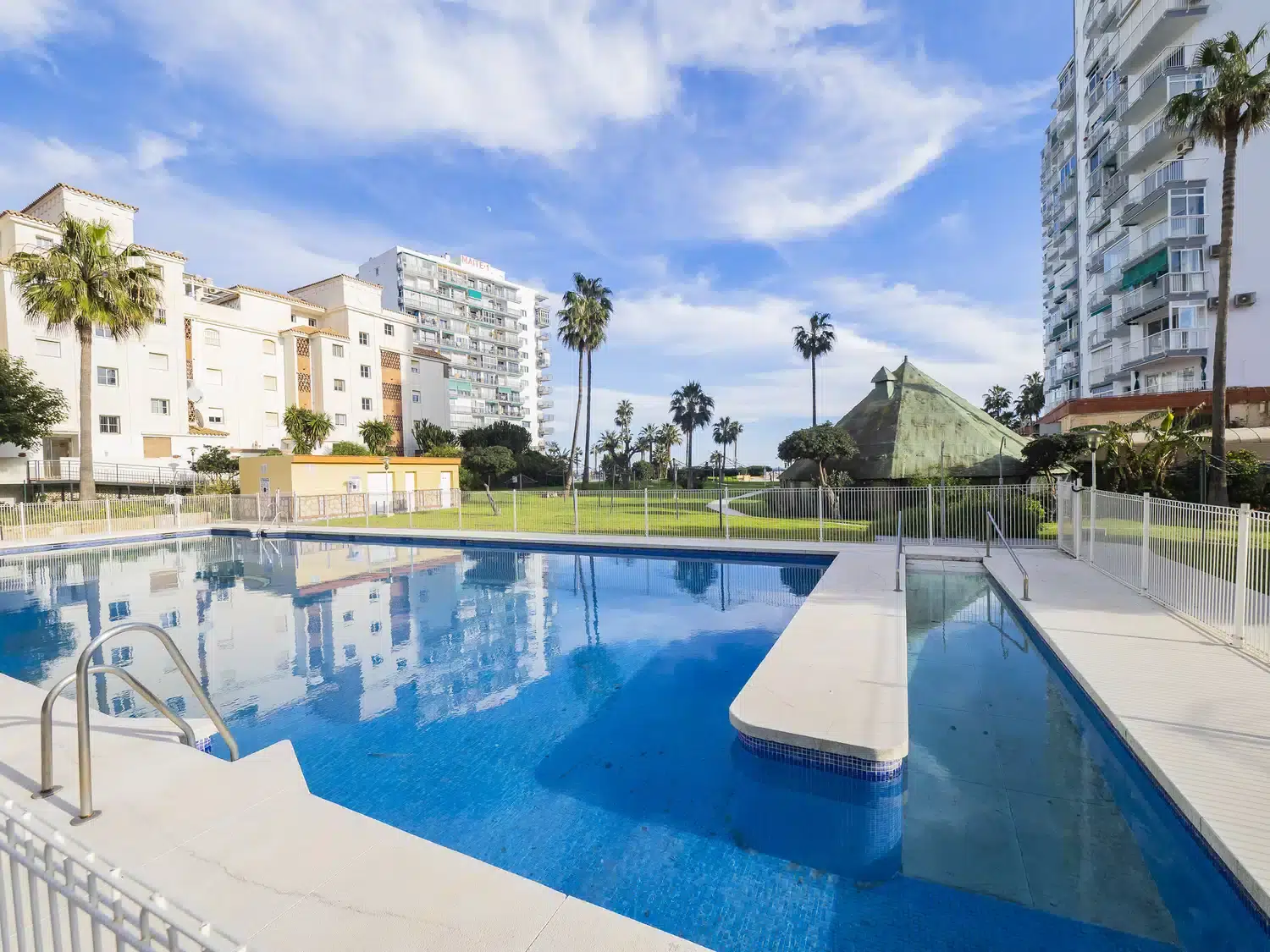 Alquilar Apartamento en Benalmádena Cubo's Sea View First Line Maite Study imagen-5