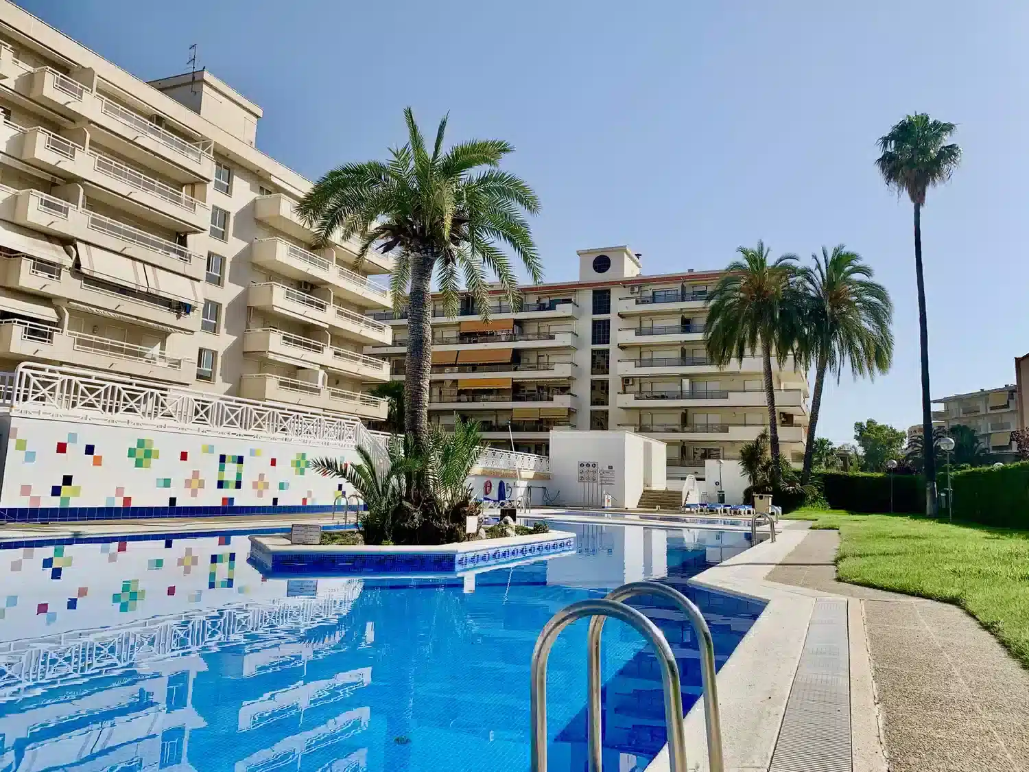 Alquilar Apartamento en La Pineda AQUAMARINA COMPLEX imagen-1