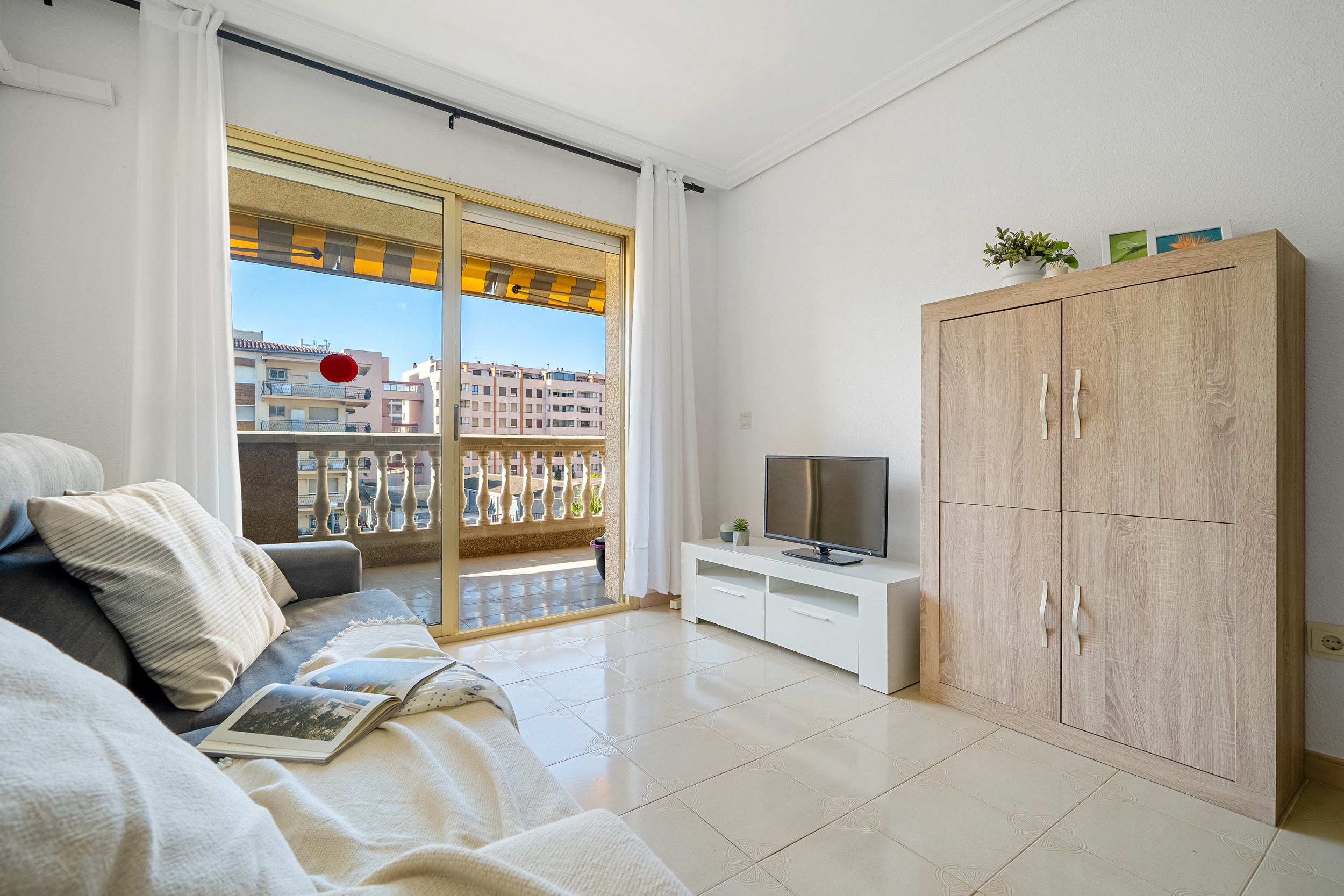 Rent Apartment in La Pineda ALBENIZ Apartments picture-2