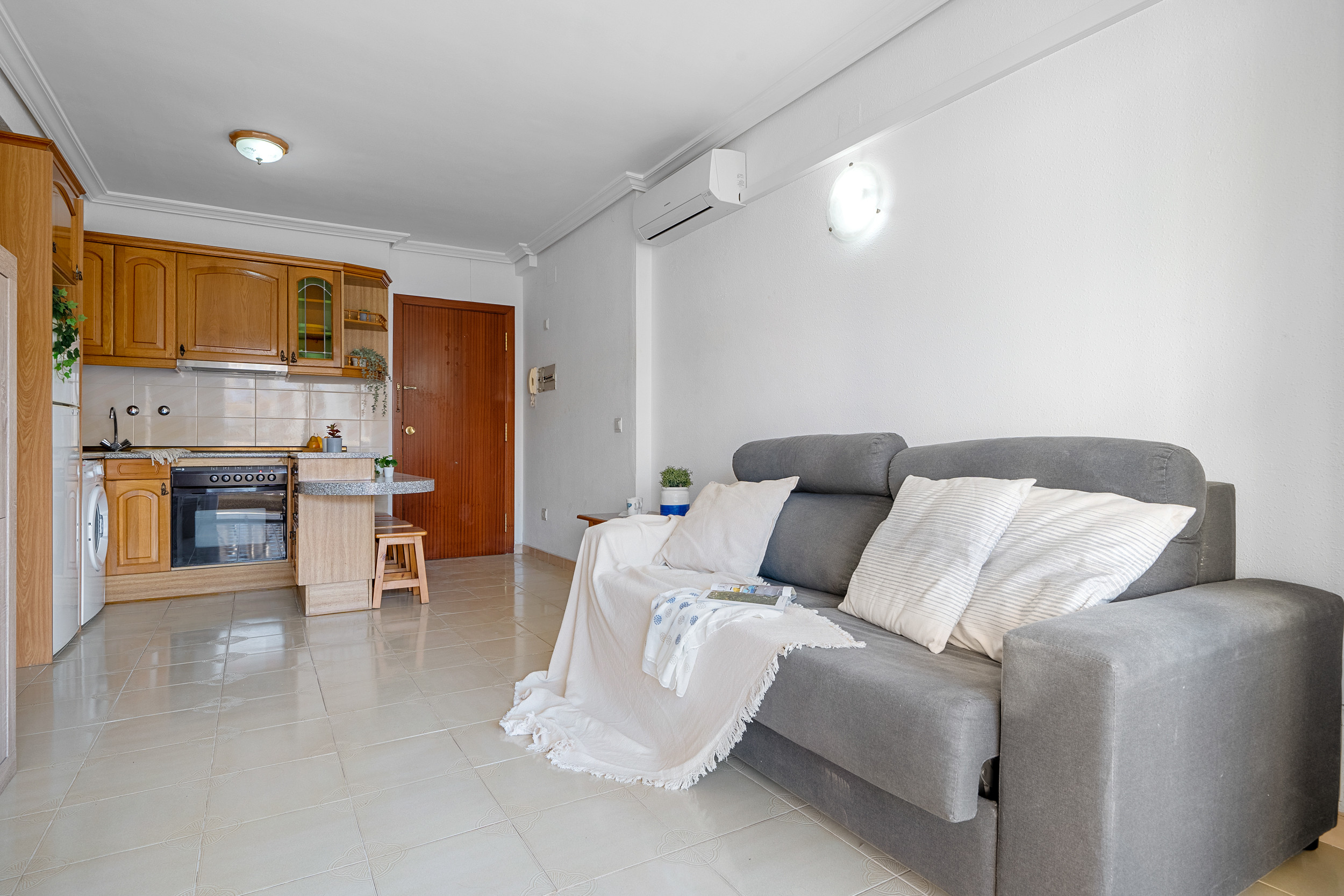 Rent Apartment in La Pineda ALBENIZ Apartments picture-5