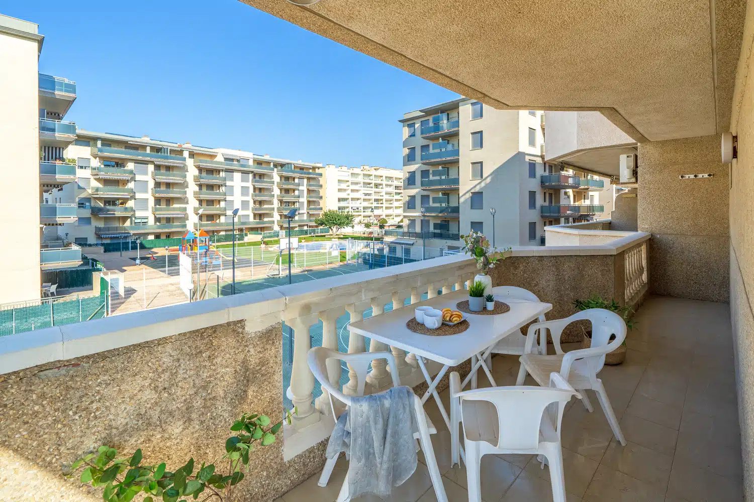 Alquilar Apartamento en La Pineda ALBENIZ Apartments imagen-1