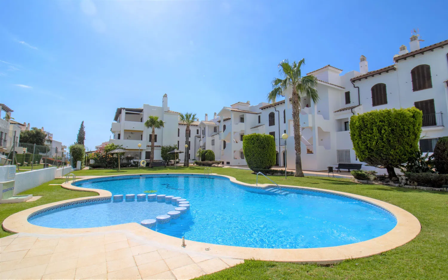 Alquilar Apartamento en  Bajo con terraza y piscina PLAYA CARGADOR imagen-3
