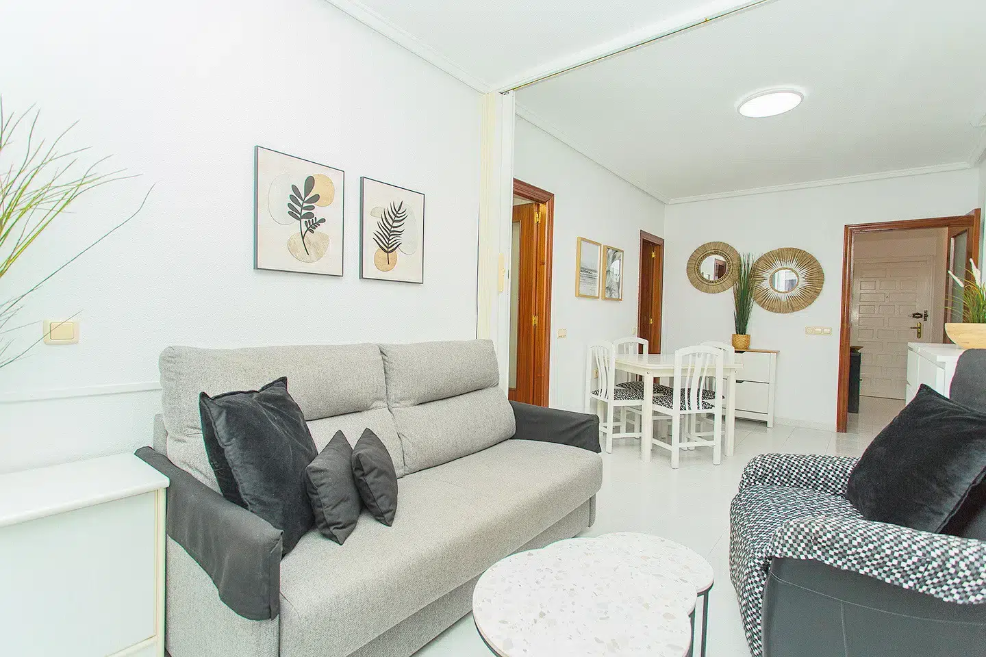 Alquilar Apartamento en Torrevieja 039 City Retreat - Alicante Holiday imagen-0