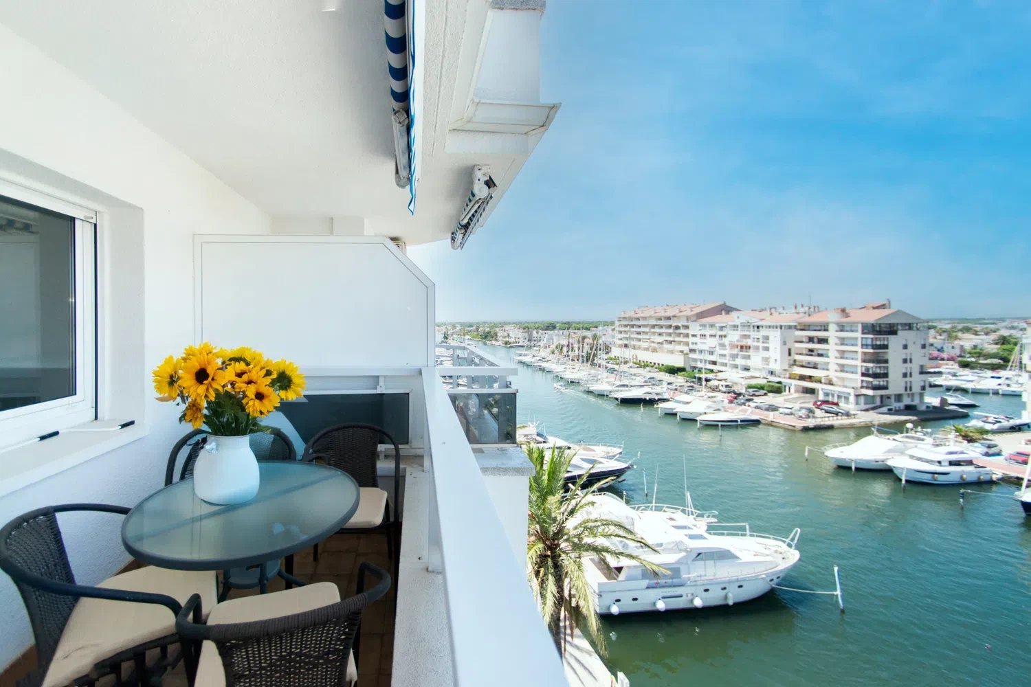 Alquilar Apartamento en Empuriabrava WELCS APARTAMENTO 264 EMP con vistas al canal imagen-1