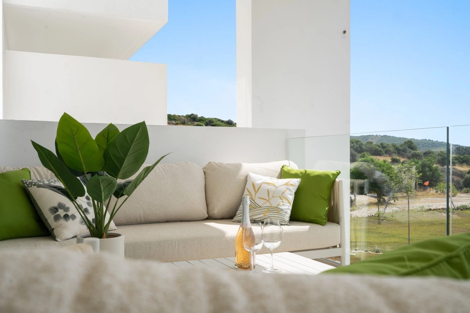 Alquilar Apartamento en Casares AL4-1911 ESTEPONA - APARTMENT - ALCAZABA LAGOON imagen-2