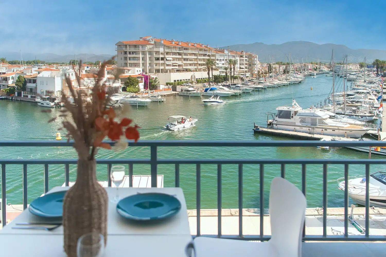 Alquilar Apartamento en Empuriabrava WELCS APARTAMENTO 270 EMP con vistas al canal imagen-1