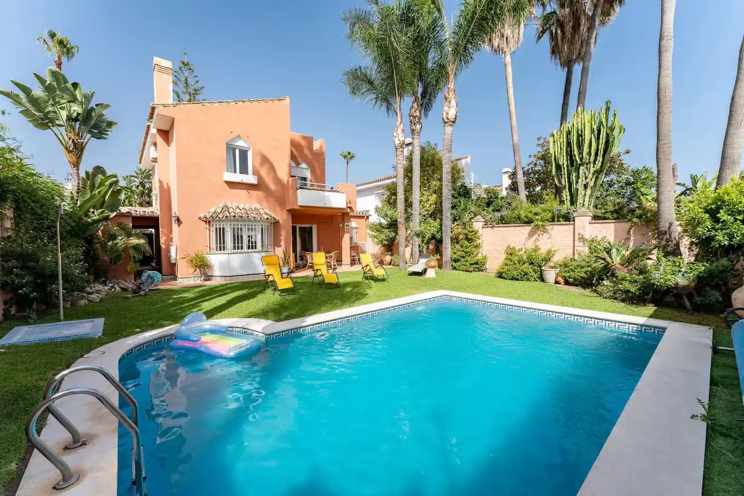 Alquilar Casa en Estepona Malagasuite Villa Los Flamencos imagen-0