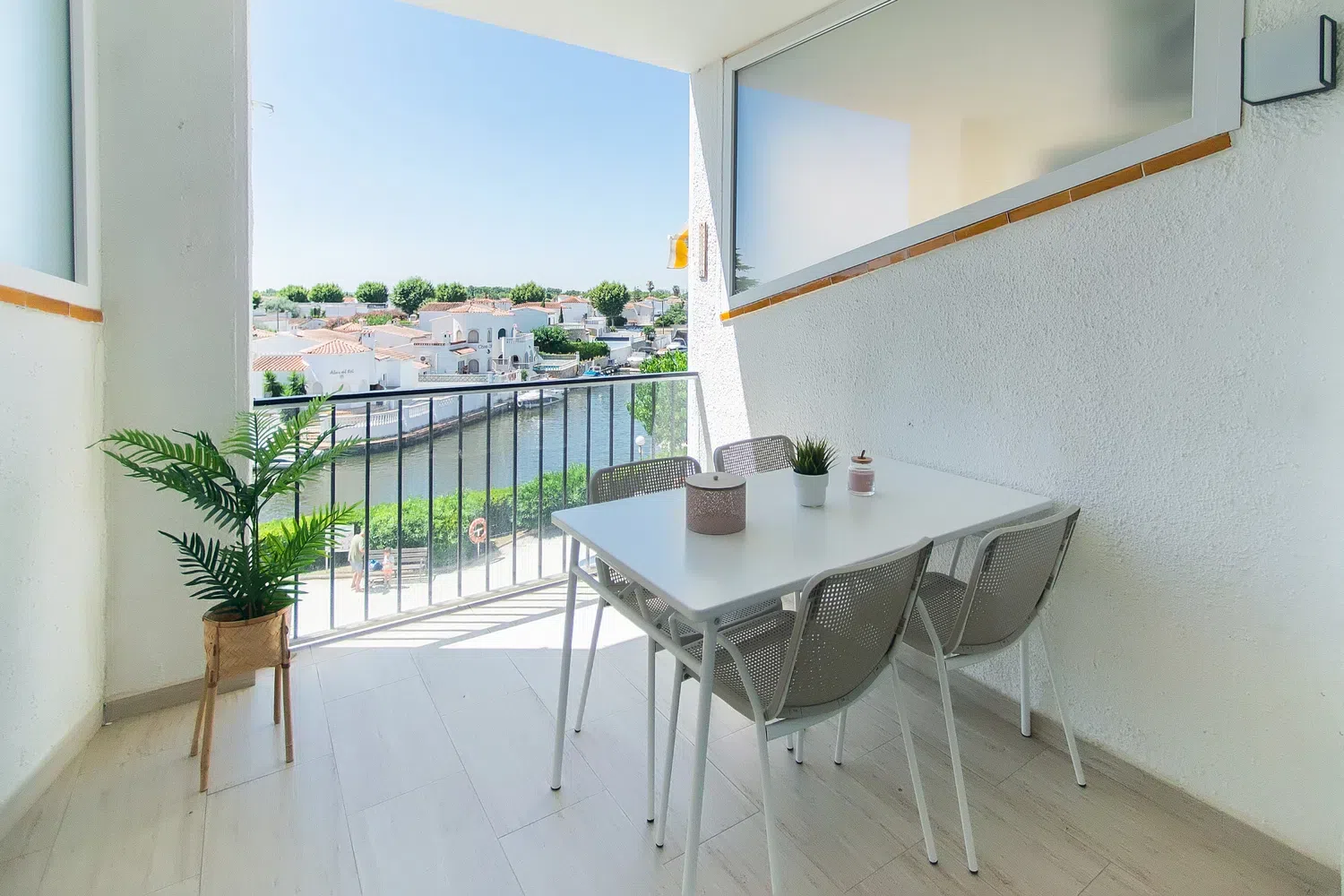 Alquilar Apartamento en Empuriabrava WELCS APARTAMENTO 277 EMP con vistas al canal imagen-1