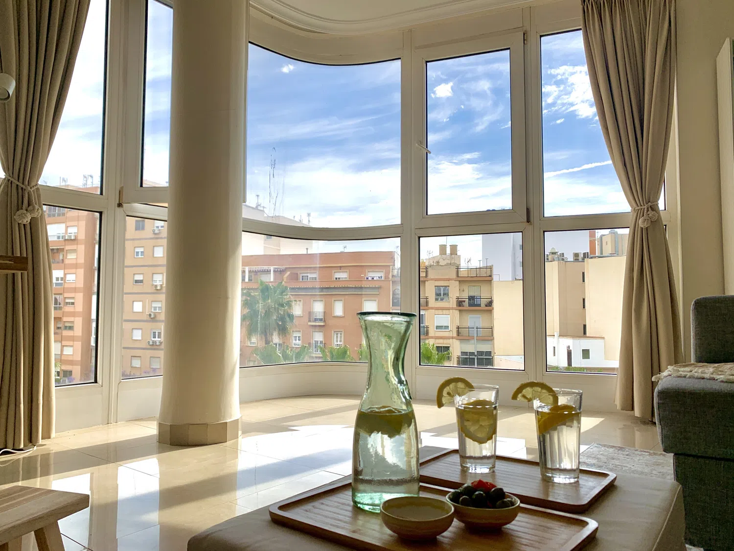Alquilar Apartamento en Almeria AlmeriaSuite City Views Apartment imagen-0
