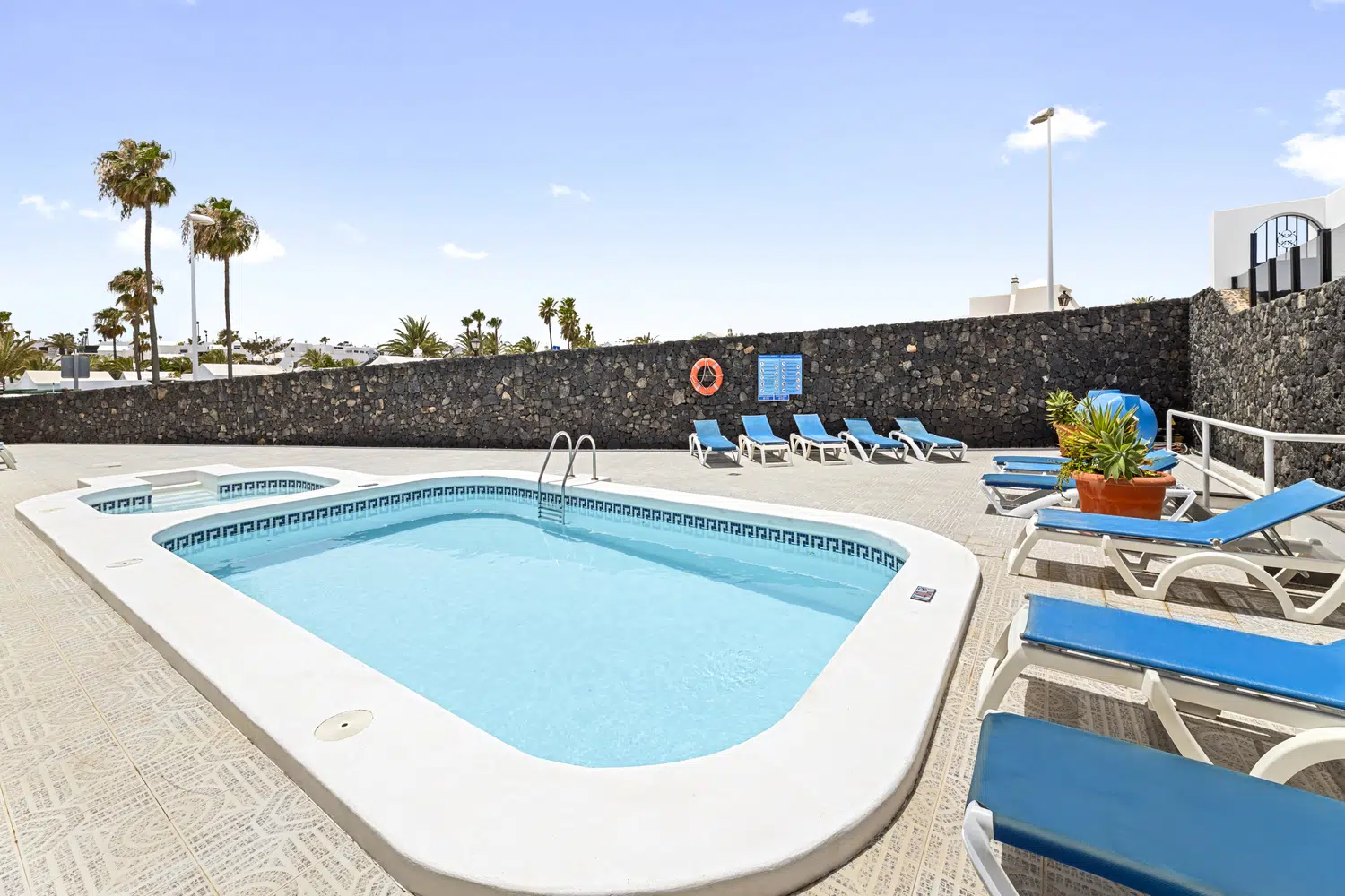 Alquilar Bungalow en Puerto del Carmen Paraíso Marino by EscapeHome imagen-0