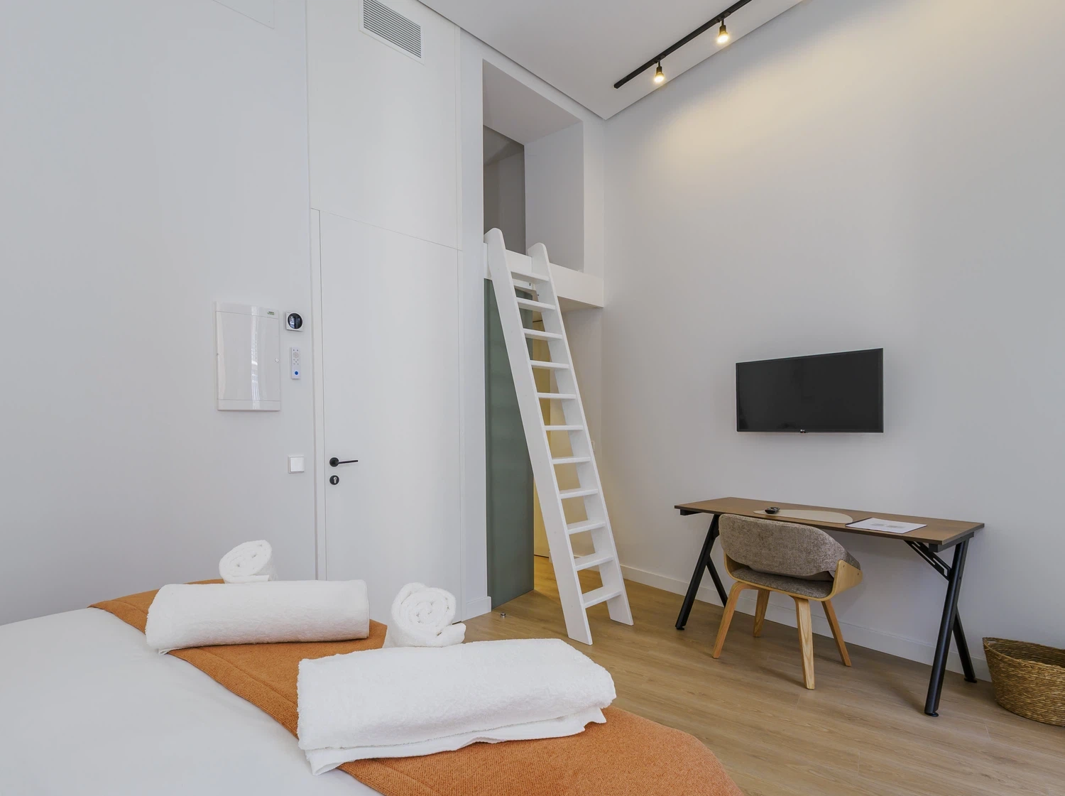 Alquilar Apartamento en Málaga Cubo's Especeria Malaga Apartment for Adults 203 I imagen-2