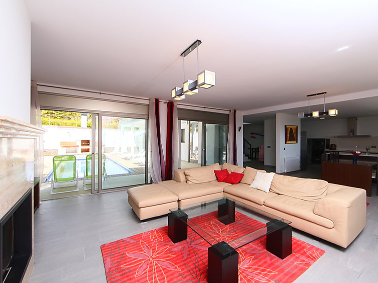 Rent Villa in Lloret de Mar Palmbeach picture-6