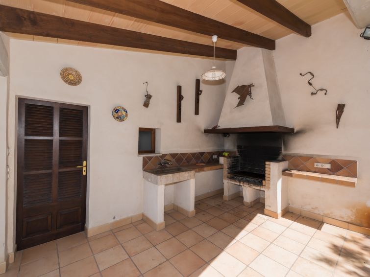 Rent Villa in Selva Les Mines picture-3